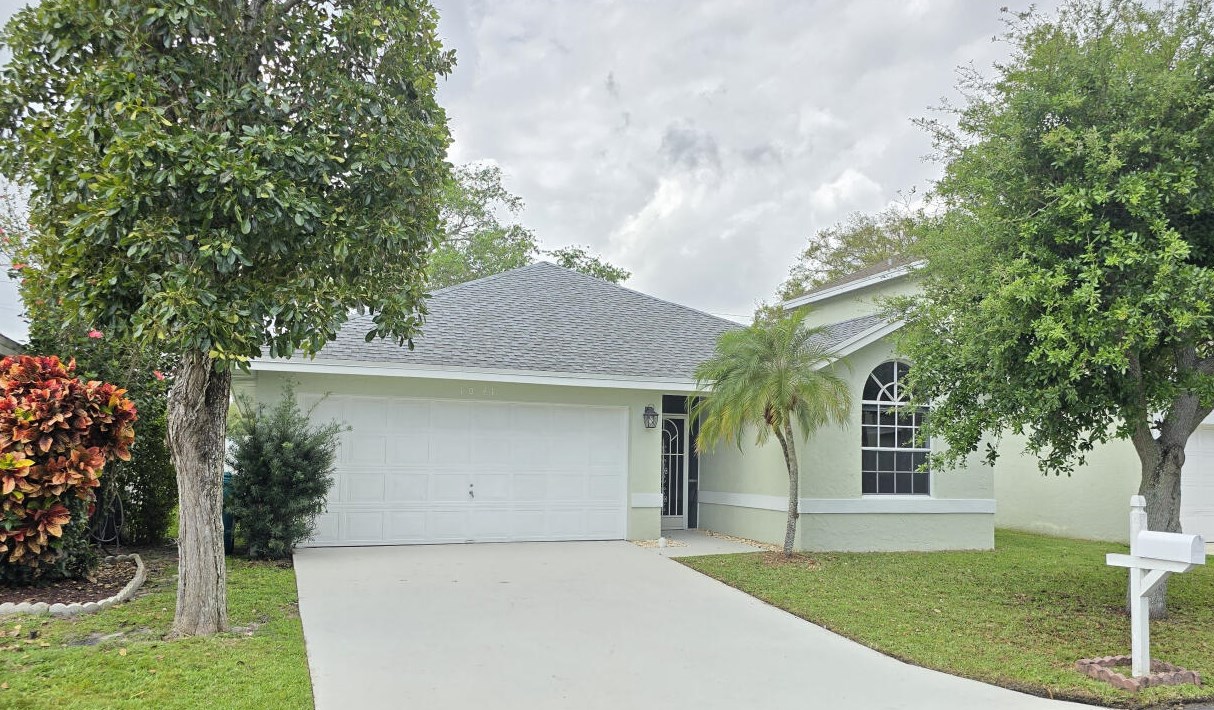 1041 Fairfax Cir W, Boynton Beach, FL 33436