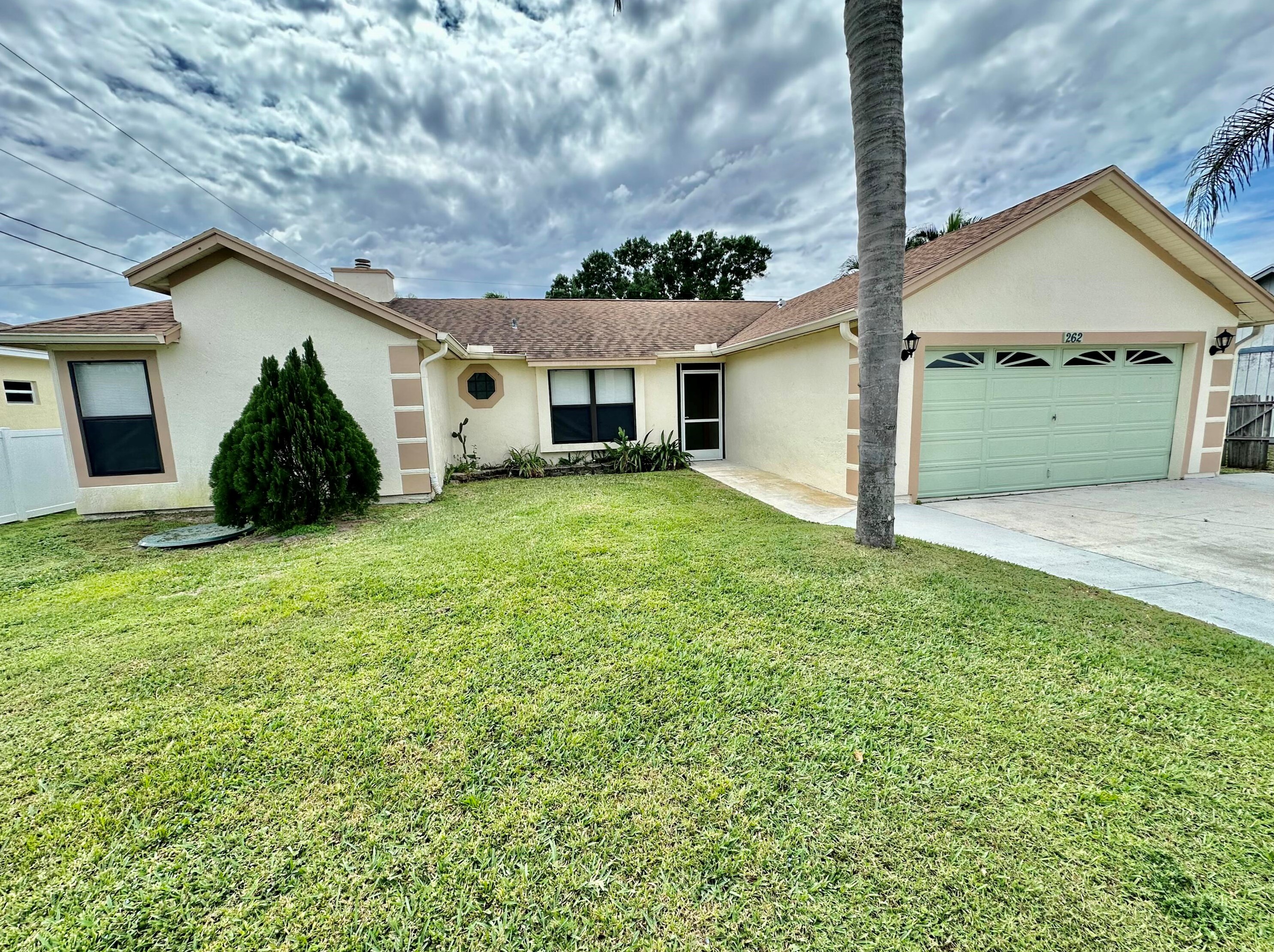 262 Aubudon Ave, Fort Pierce, FL 34984-5030