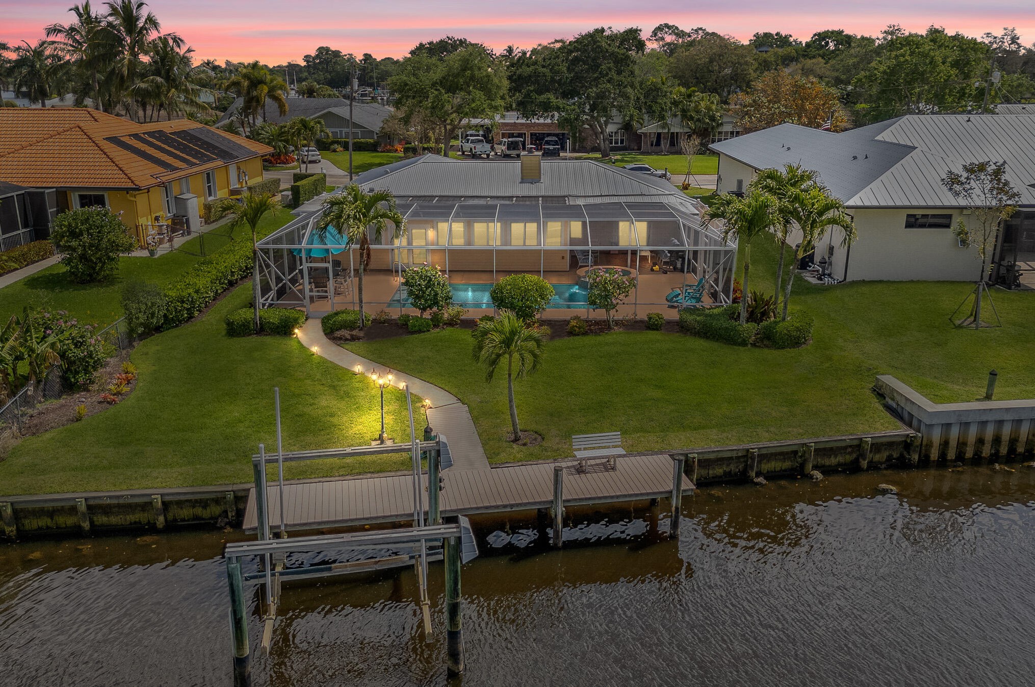522 Pine Tree Ln, Palm City, FL 34990-1422