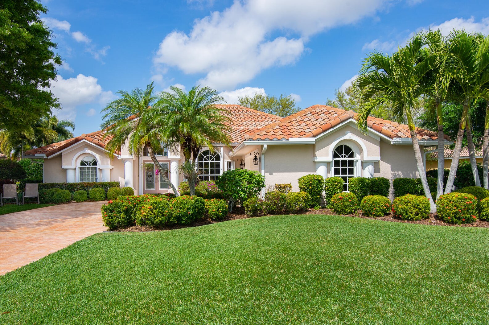 420 Crabapple Cv, Fort Pierce FL  34986-2327 exterior