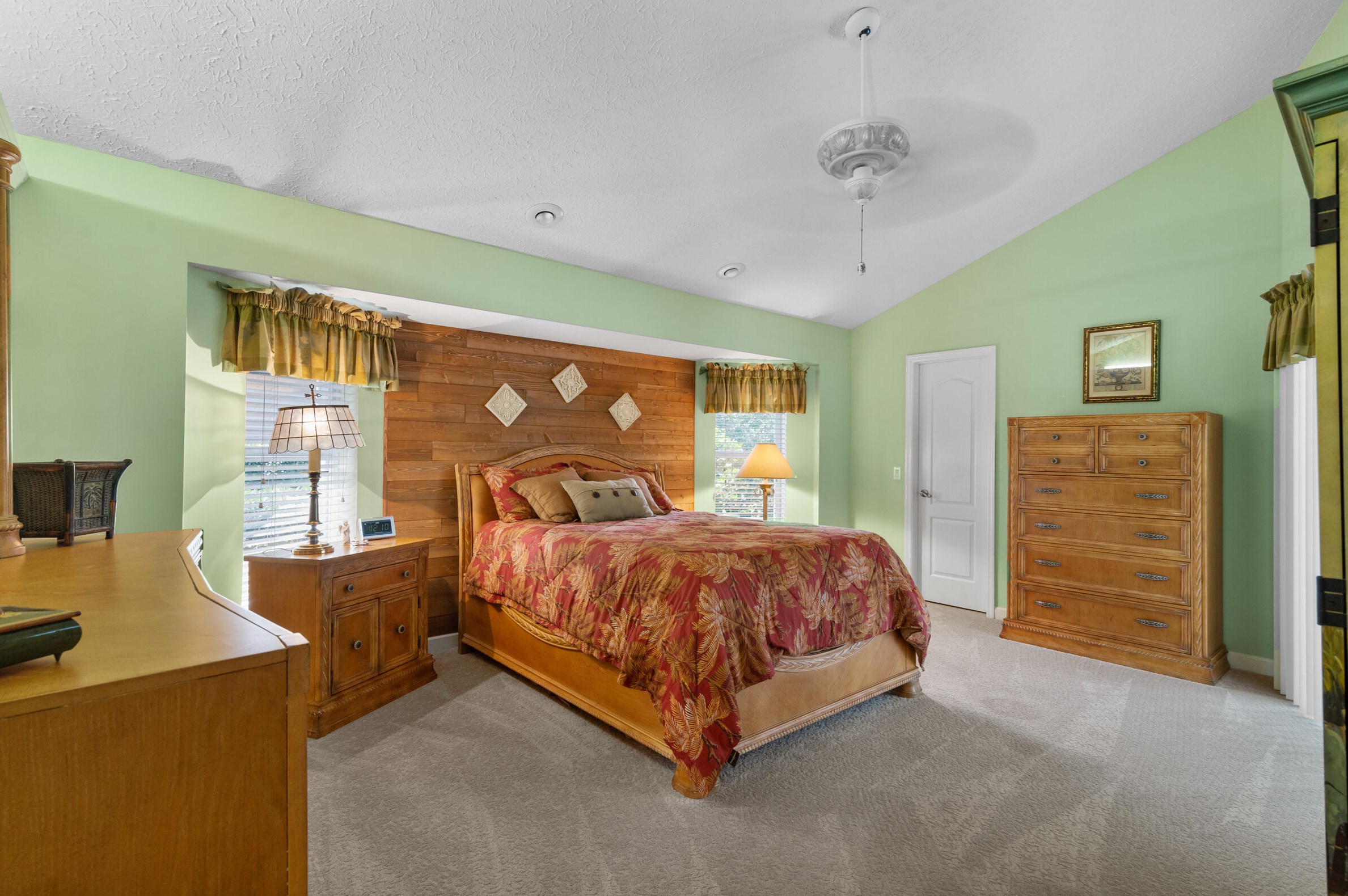 420 Crabapple Cv, Fort Pierce FL  34986-2327 exterior