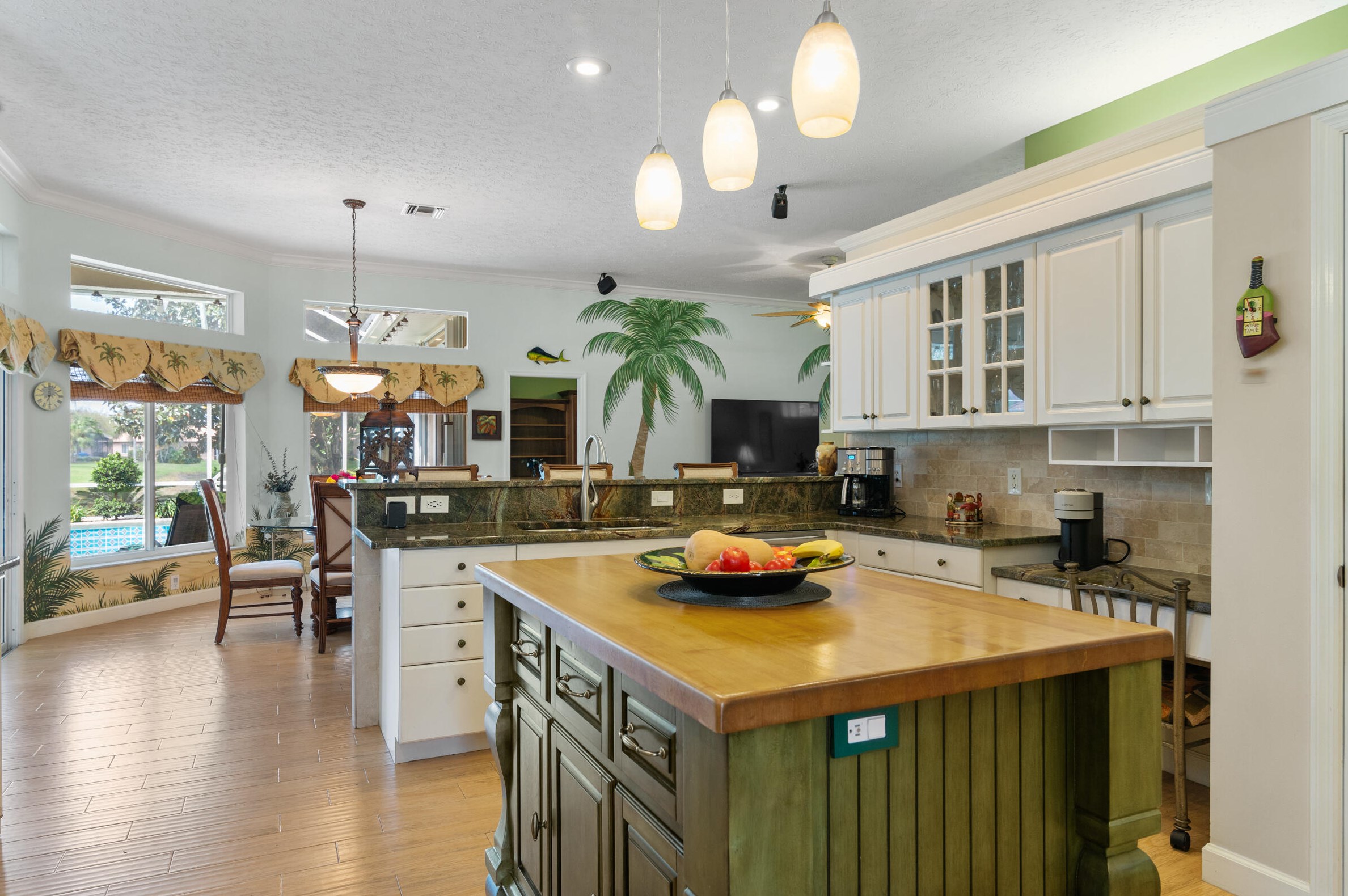 420 Crabapple Cv, Fort Pierce FL  34986-2327 exterior