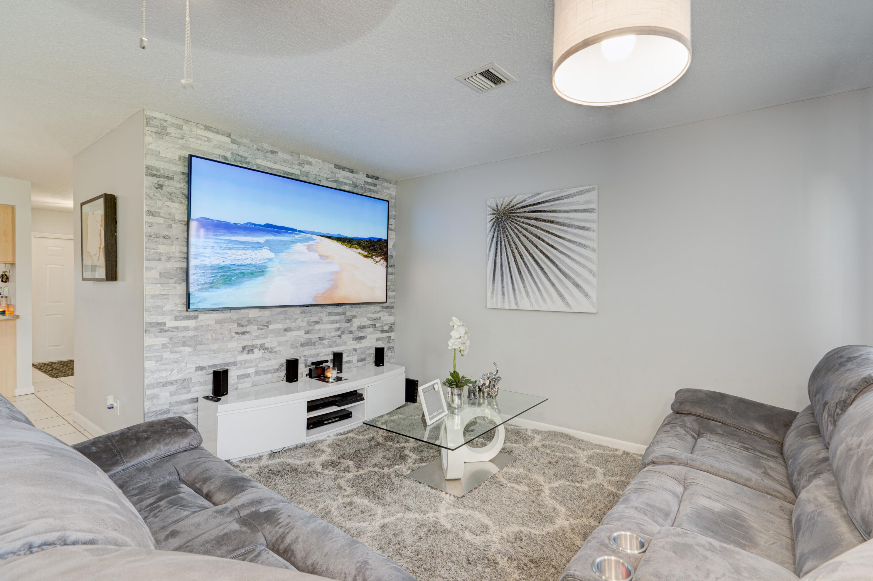 4702 Pier Dr, Lake Worth FL  33463-2640 exterior