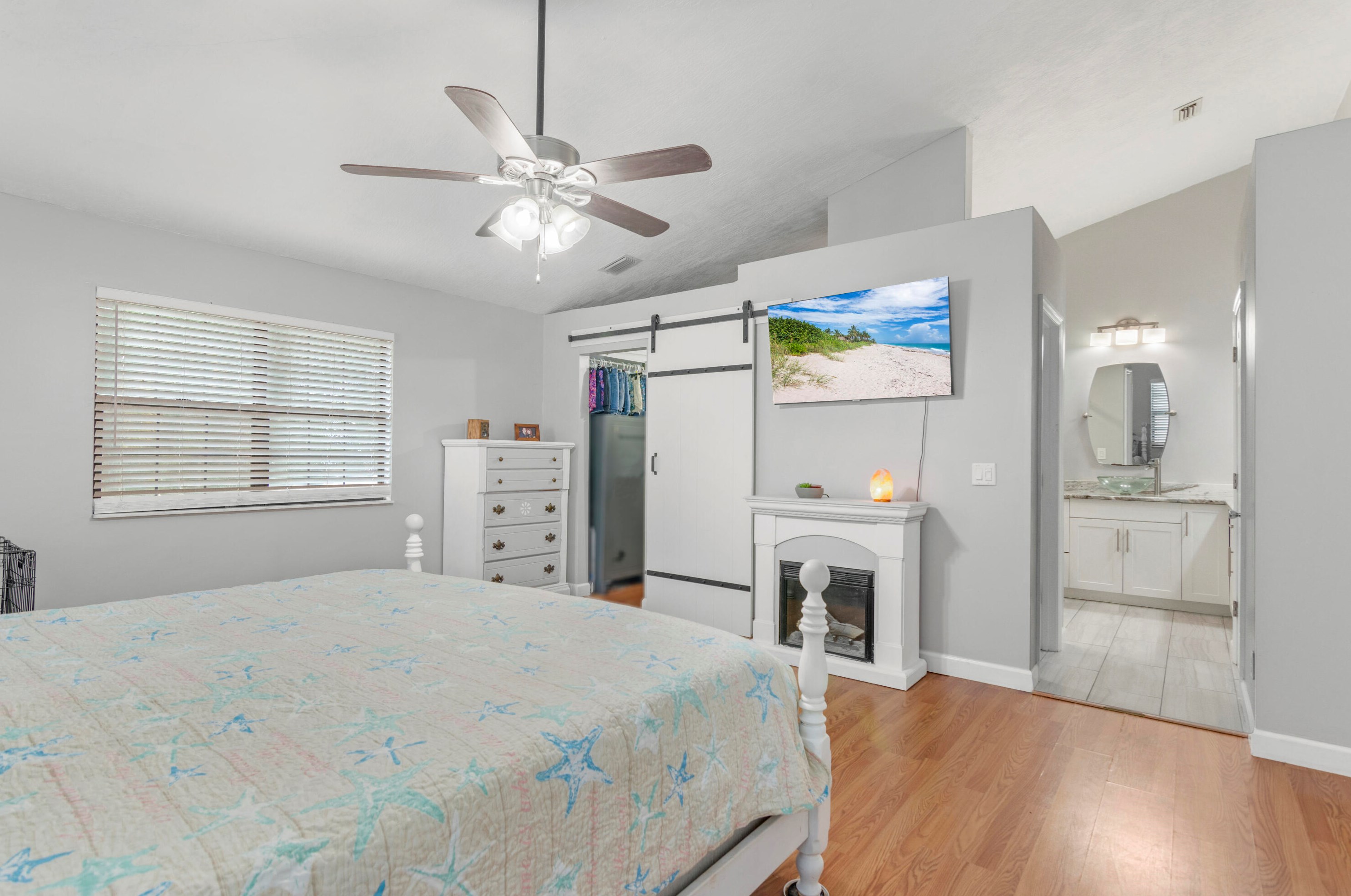 8325 94th Ct, Vero Beach FL  32967-3818 exterior