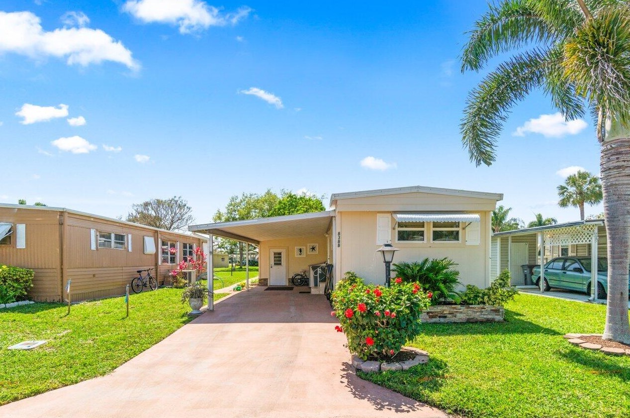 8388 Chisum Trl, Boca Raton, FL 33433-1513