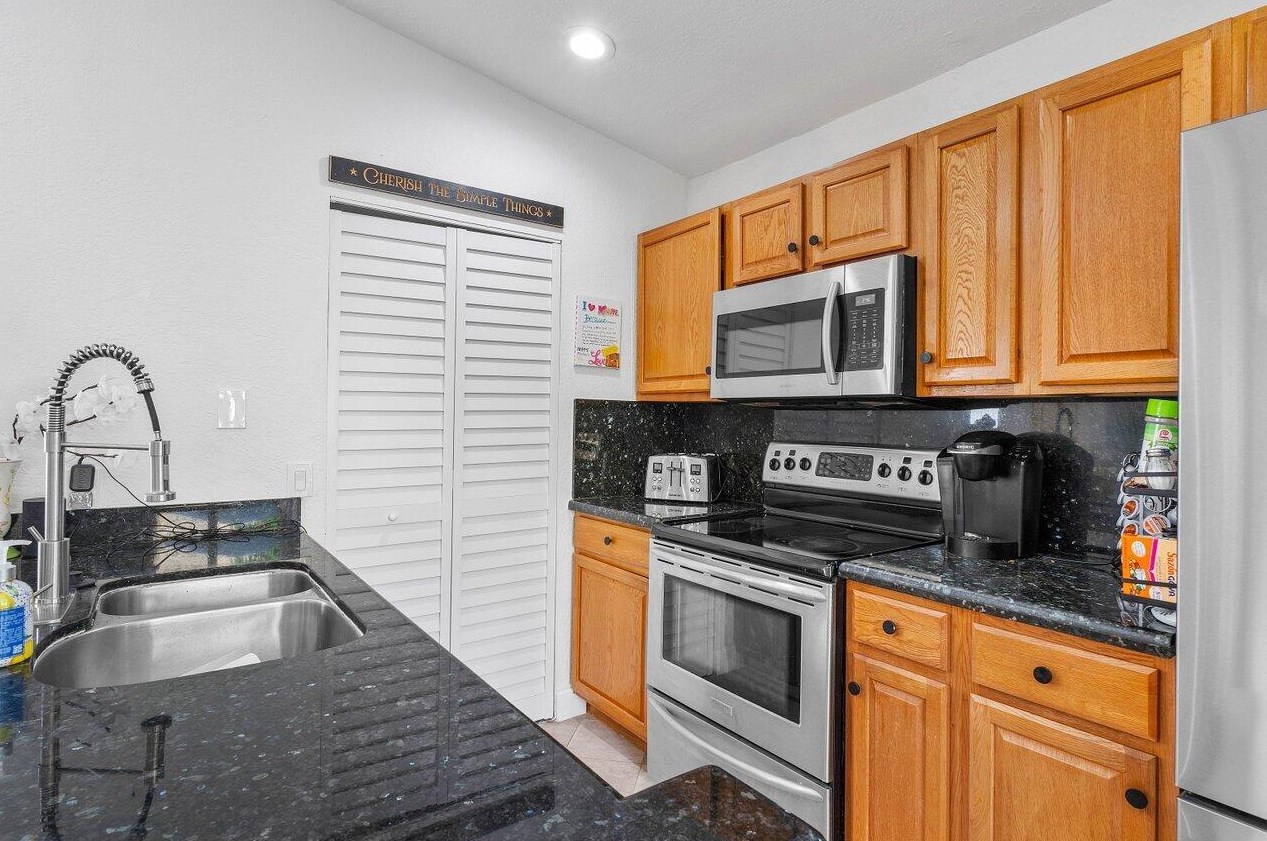 22346 Pineapple Walk Dr, Boca Raton FL  33433-5523 exterior