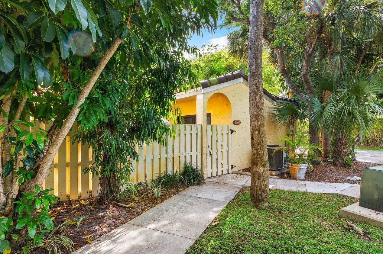 22346 Pineapple Walk Dr, Boca Raton FL  33433-5523 exterior