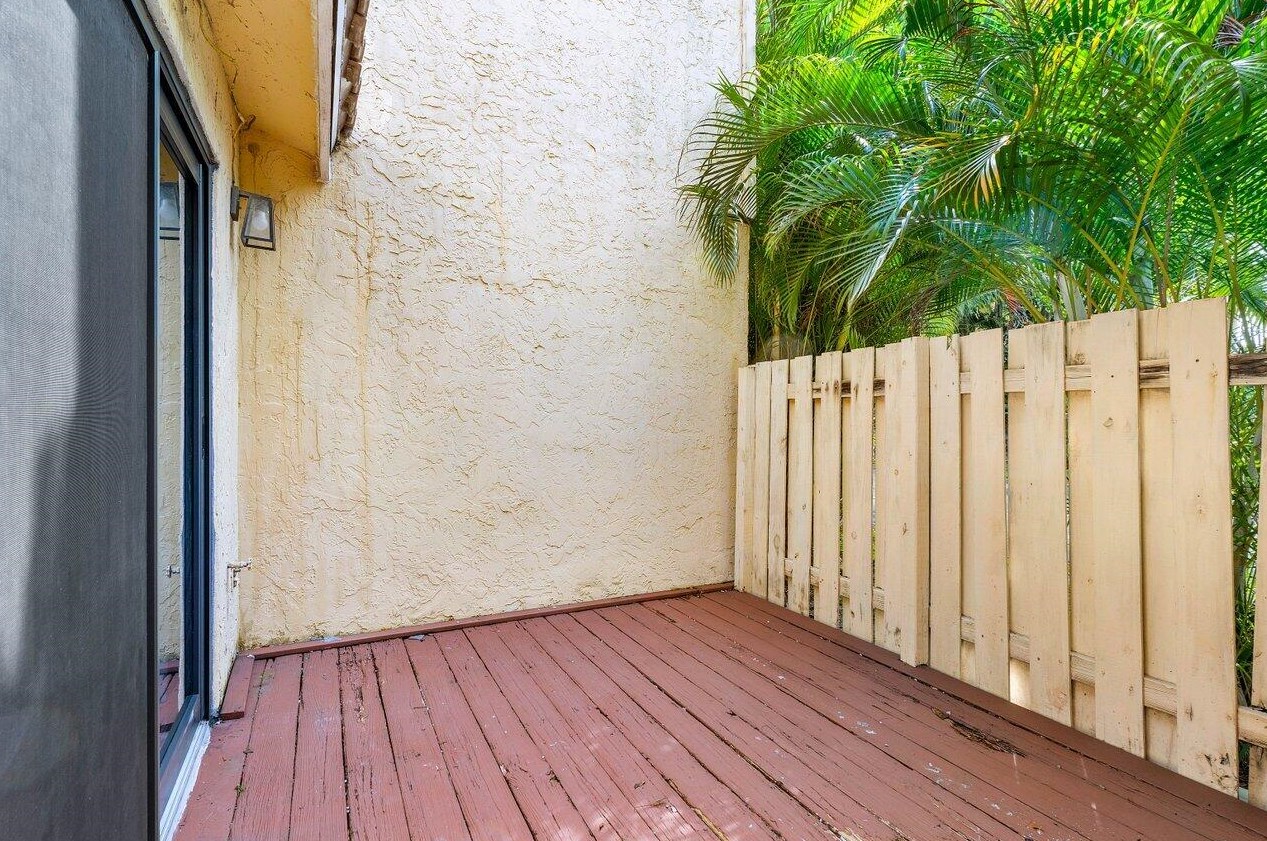 22346 Pineapple Walk Dr, Boca Raton FL  33433-5523 exterior