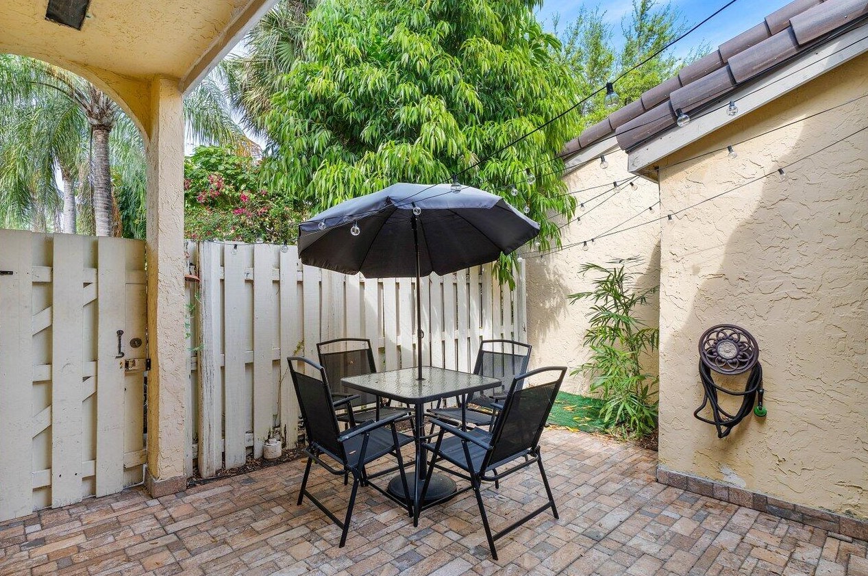 22346 Pineapple Walk Dr, Boca Raton FL  33433-5523 exterior