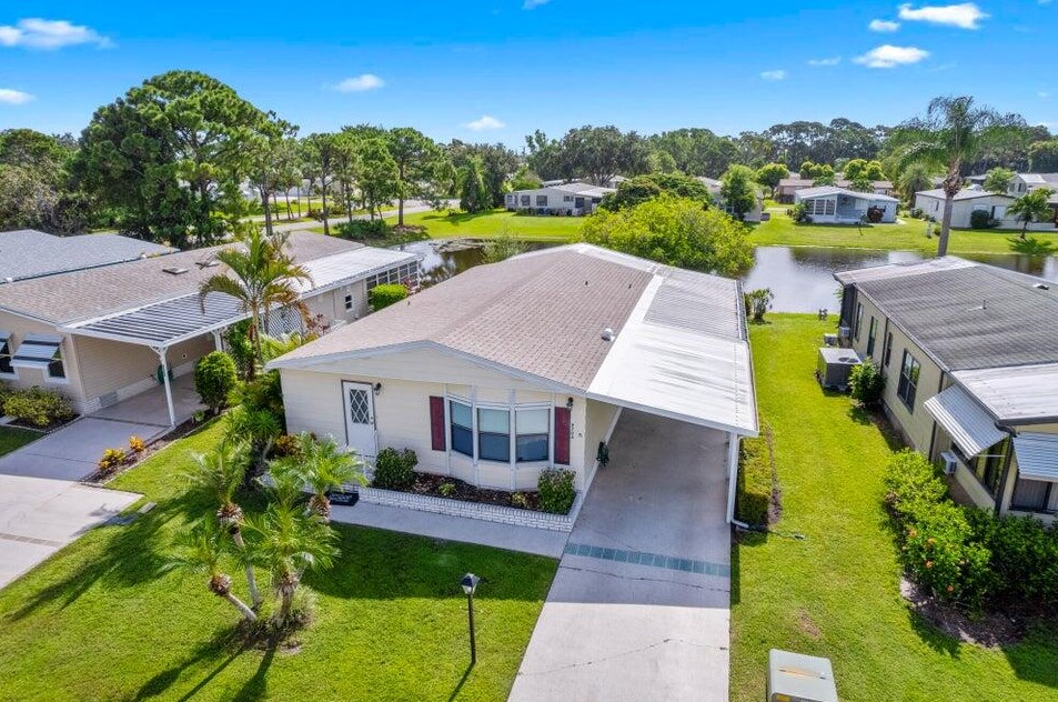 8204 Cinnamon Ln, Fort Pierce, FL 34952