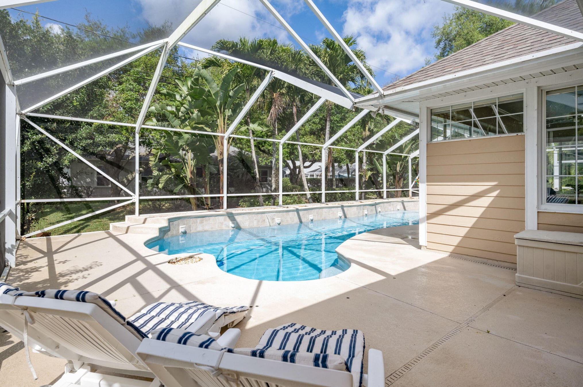 137 38th Ct, Vero Beach FL  32968-2452 exterior