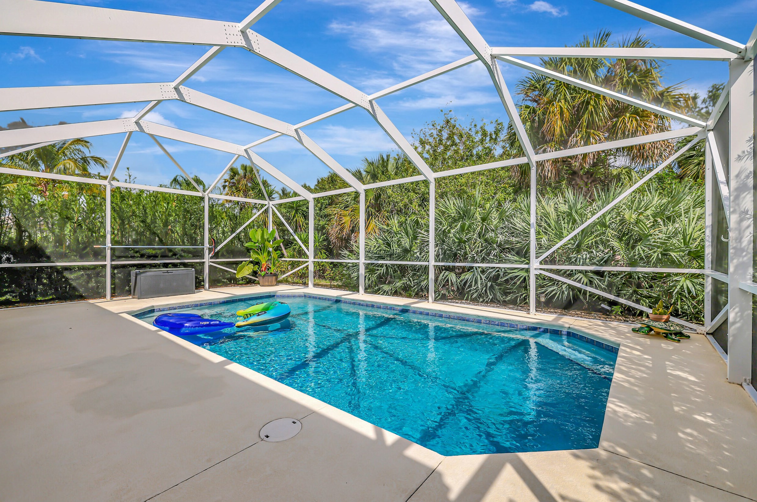 626 Indian Key Dr, Fort Pierce, FL 34986-2077