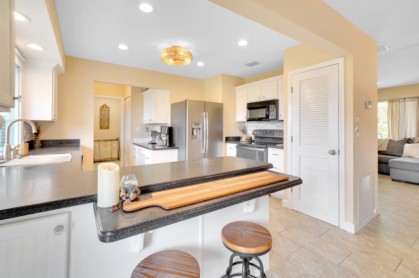 1964 5th Ave, Vero Beach FL  32962-7303 exterior