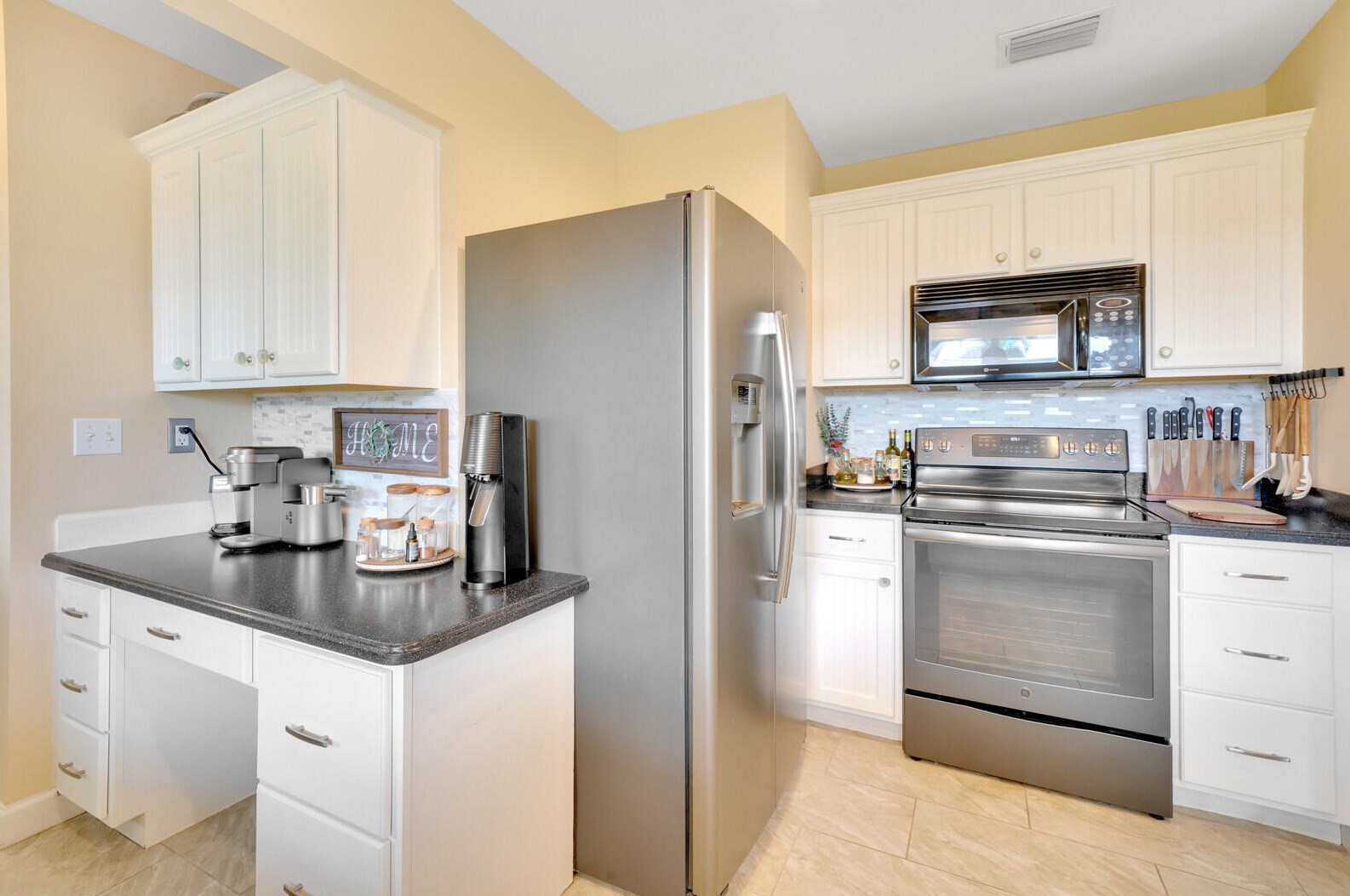 1964 5th Ave, Vero Beach FL  32962-7303 exterior