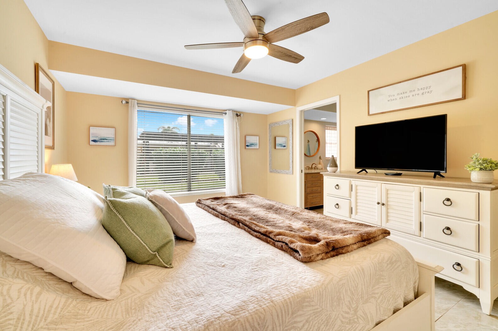 1964 5th Ave, Vero Beach FL  32962-7303 exterior