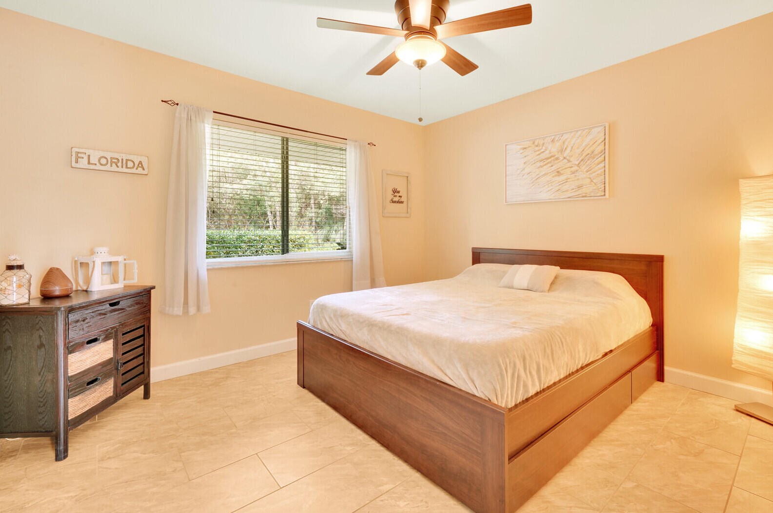 1964 5th Ave, Vero Beach FL  32962-7303 exterior