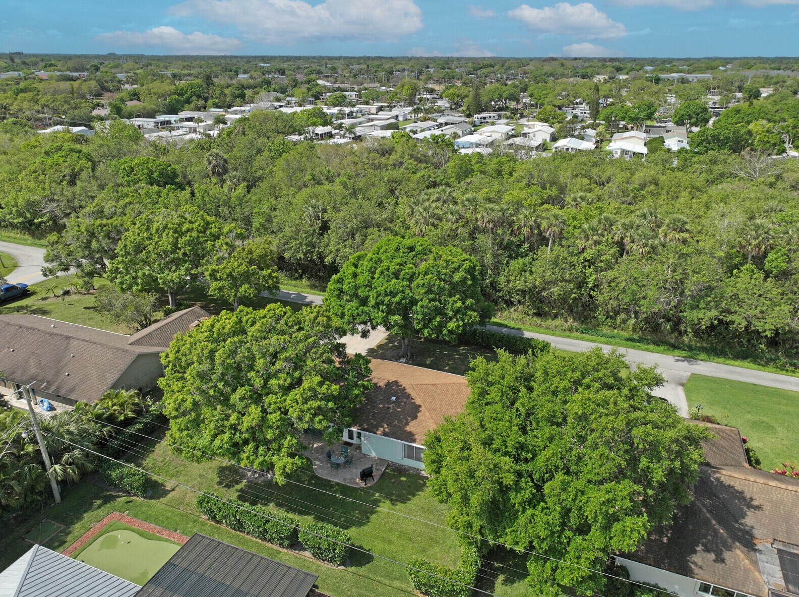 1964 5th Ave, Vero Beach FL  32962-7303 exterior