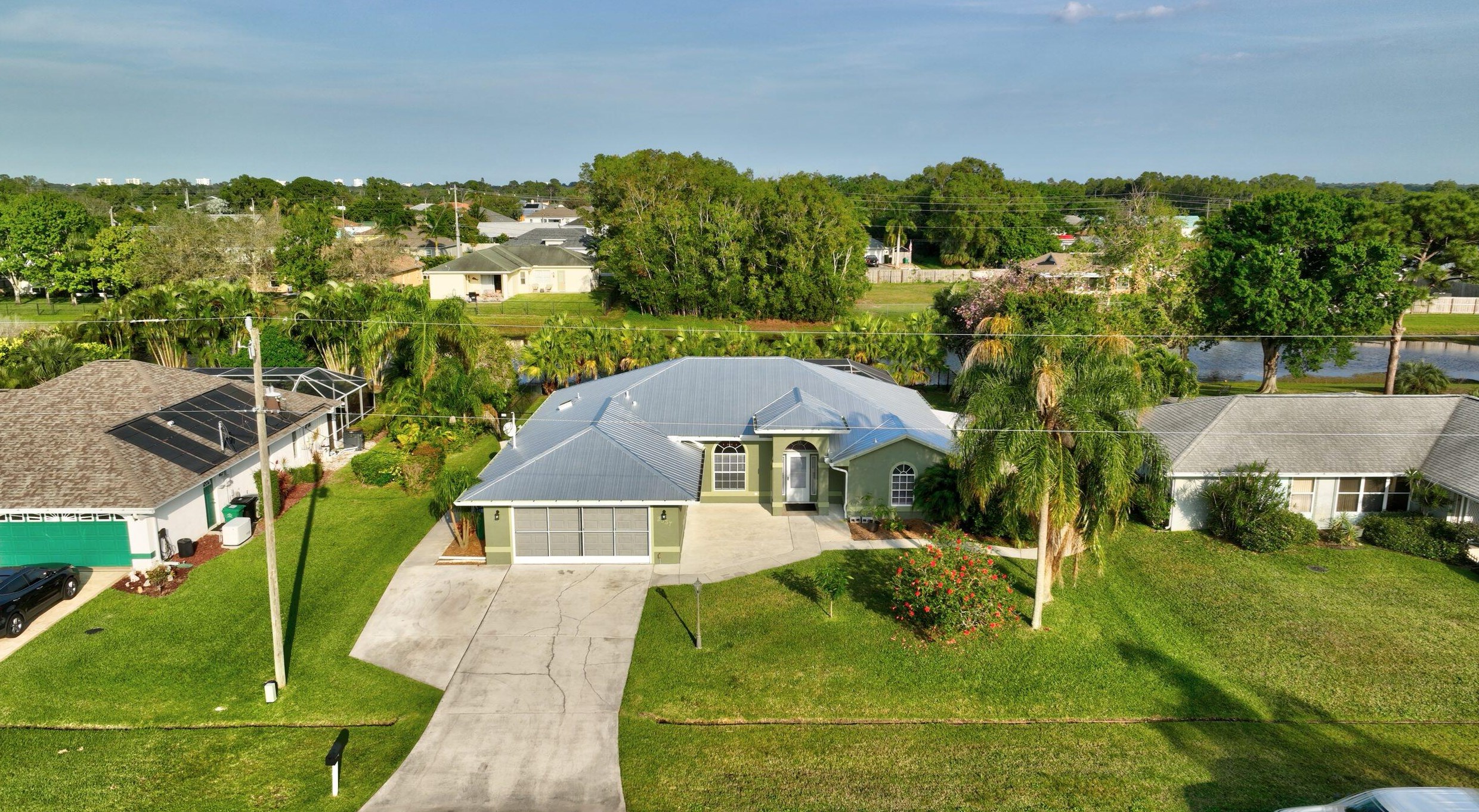 2537 Hallahan St, Fort Pierce, FL 34952-7243