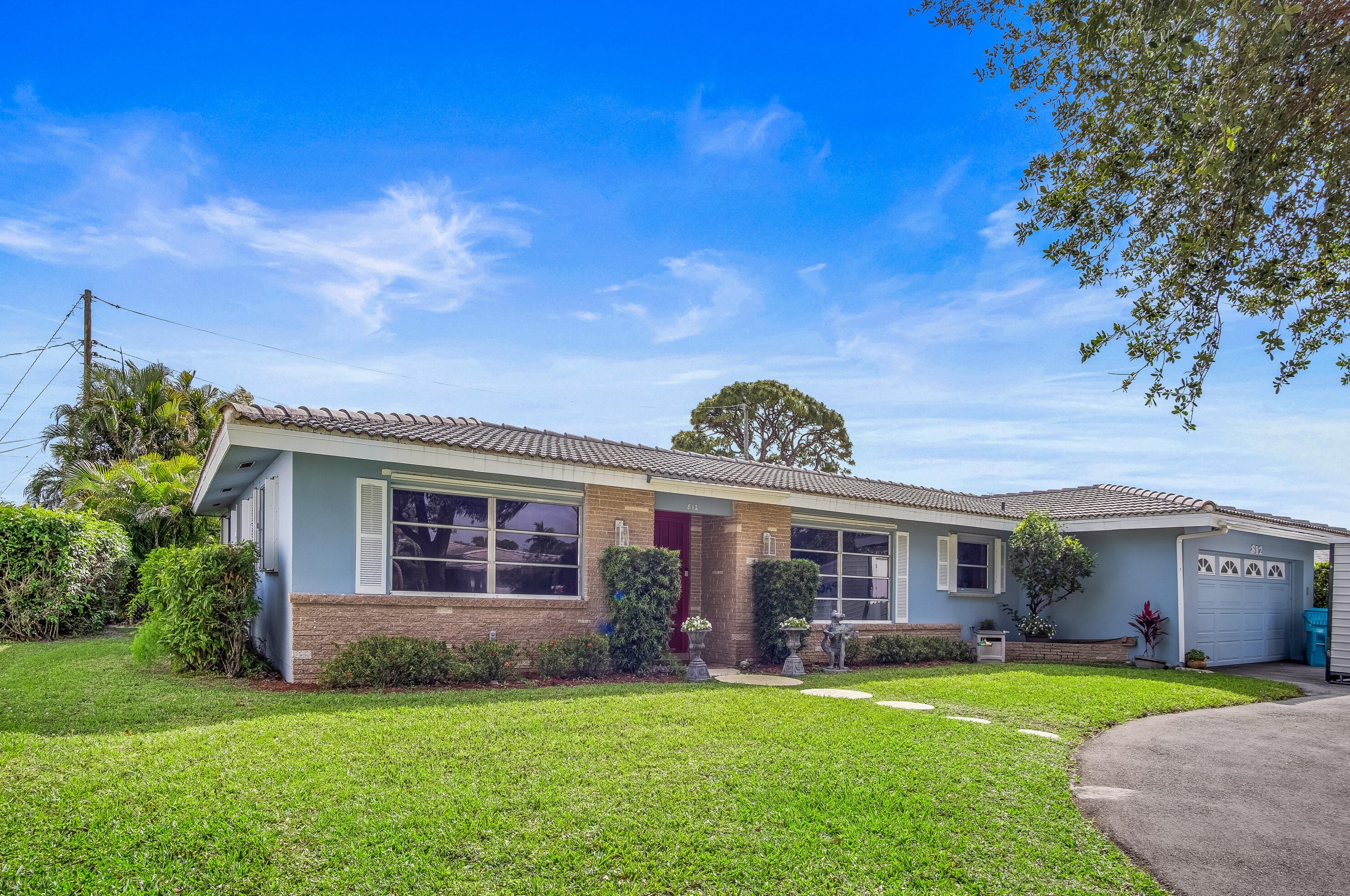 812 Chapel Hl Blvd, Boynton Beach FL 33435-8112 exterior