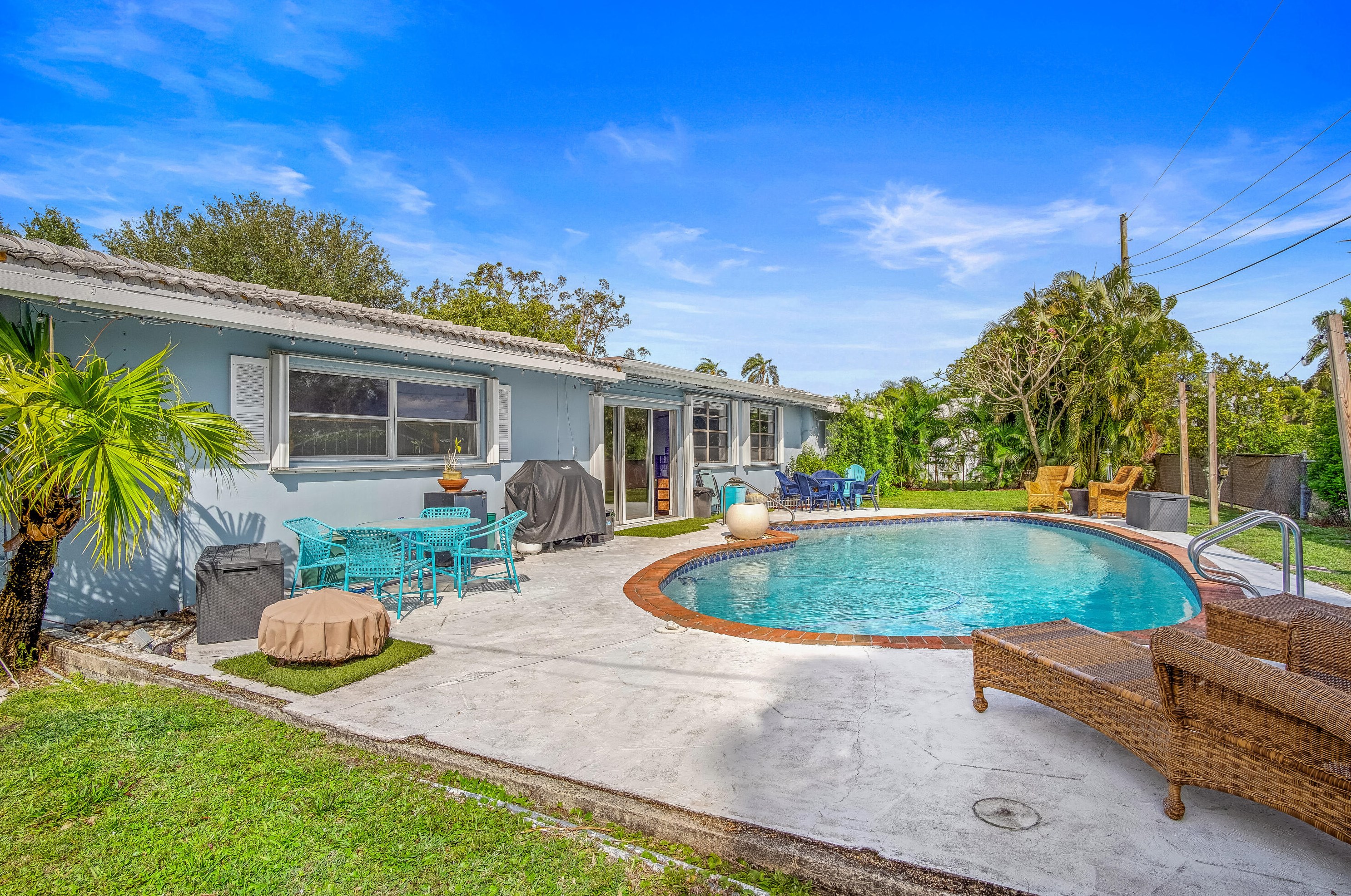 812 Chapel Hl Blvd, Boynton Beach FL 33435-8112 exterior