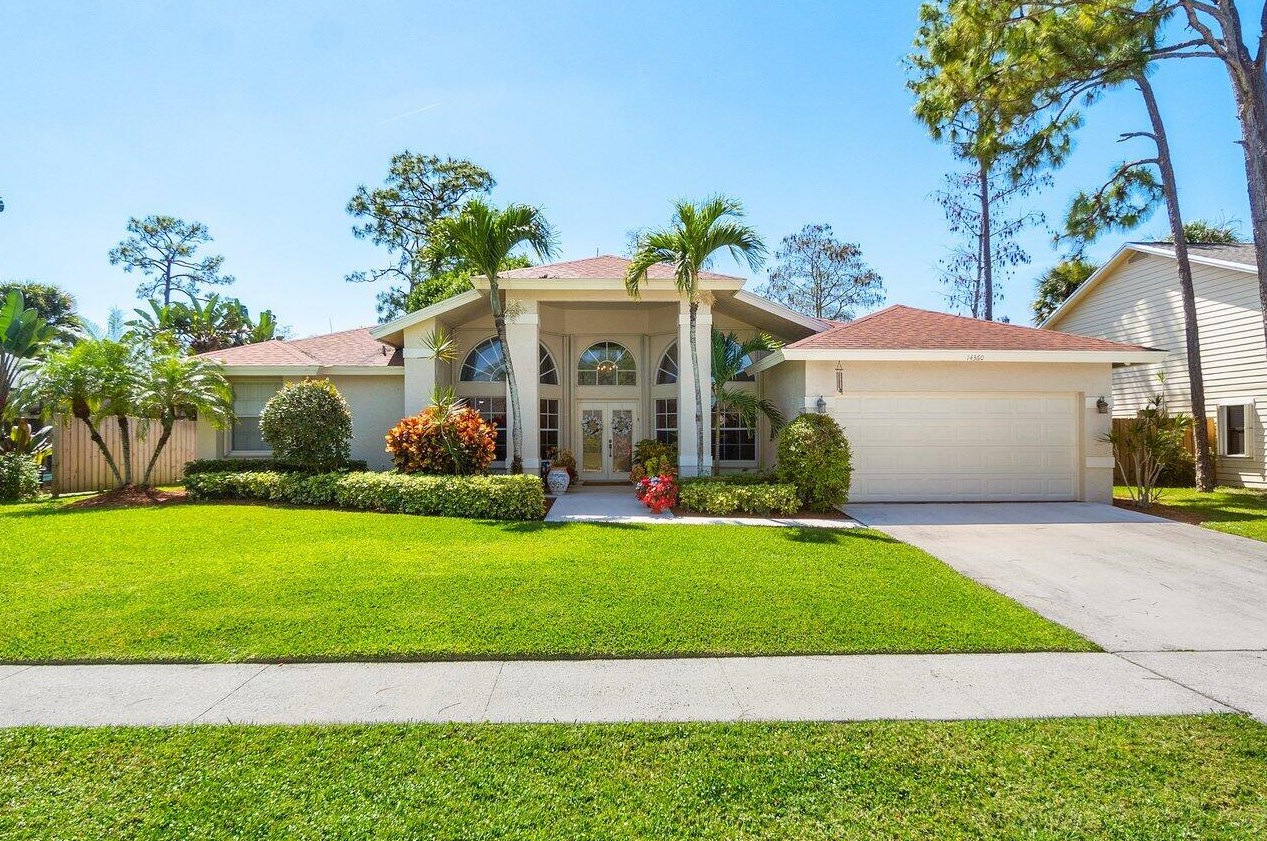14360 Larkspur Ln, West Palm Beach, FL 33414-8252