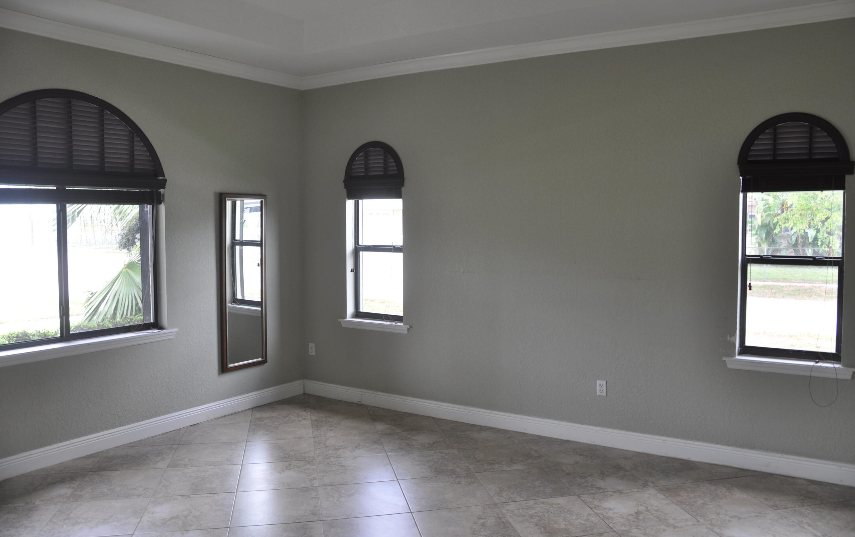 690 57 St, Hialeah FL  33013-1355 exterior