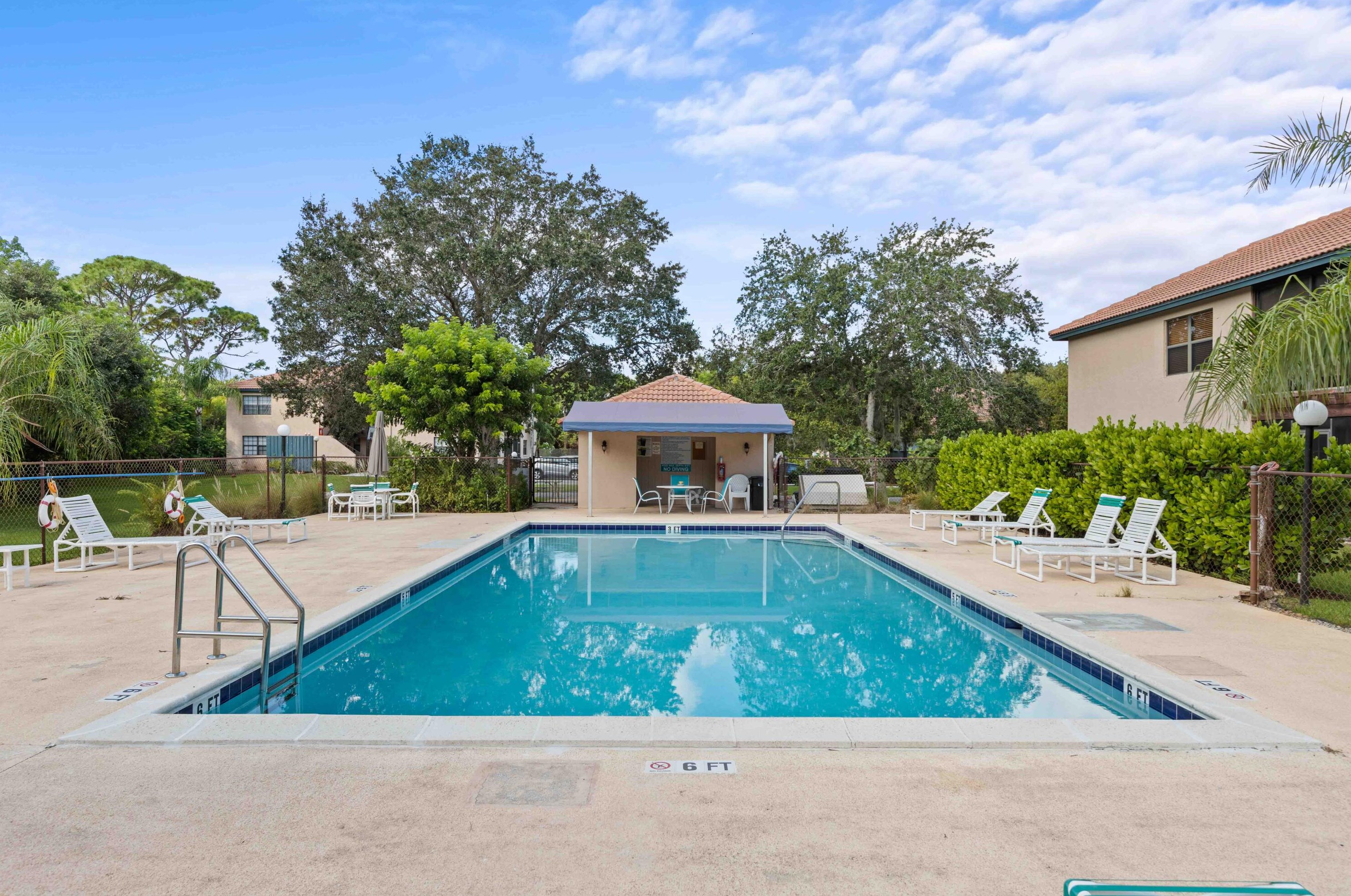 2454 Garden Ter, Fort Pierce FL  34952-7439 exterior