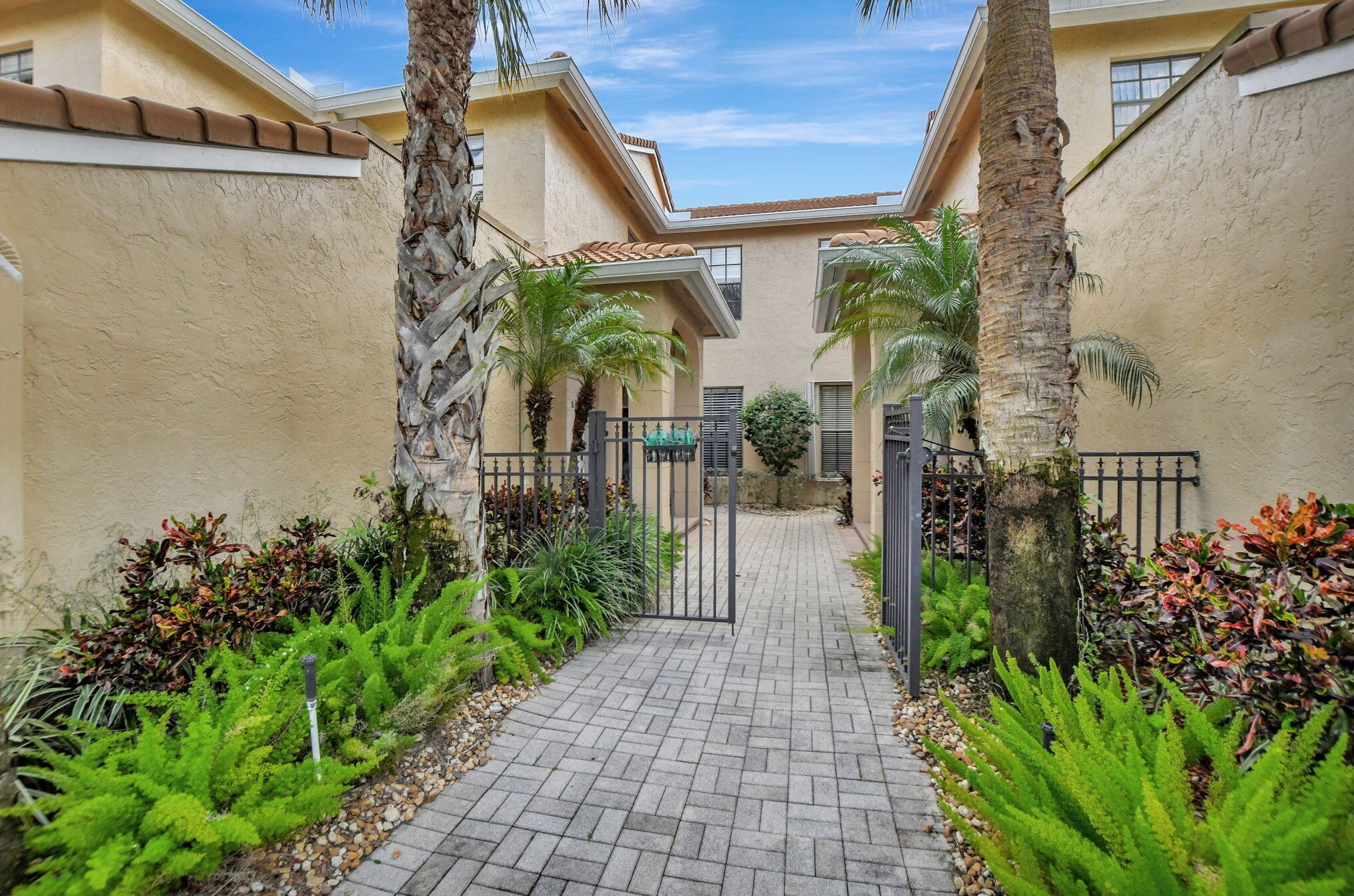 6738 Montego Bay Blvd, Boca Raton, FL 33433-4055