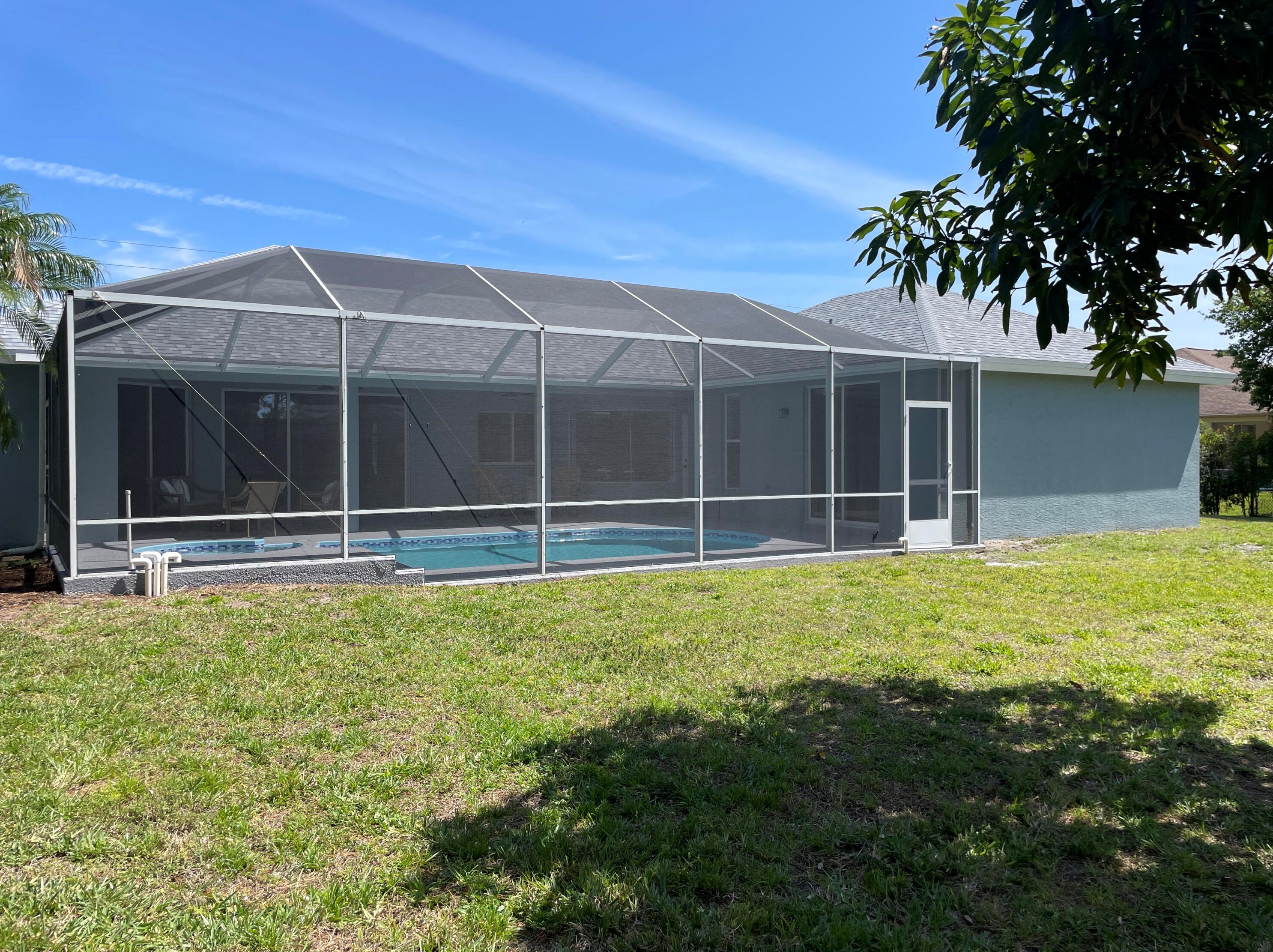 2862 Bakersfield St, Fort Pierce FL  34952-5841 exterior