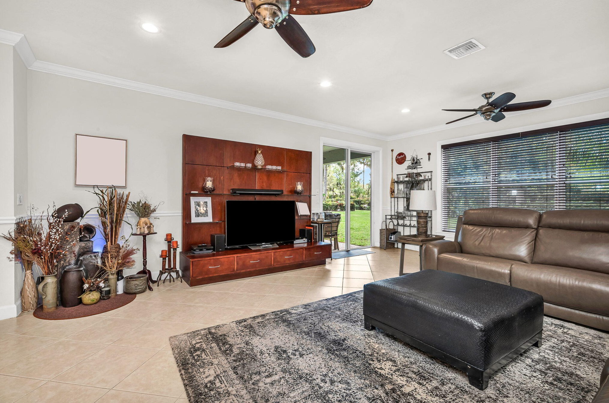 9042 Sedgewood Dr, Lake Worth FL  33467-6990 exterior