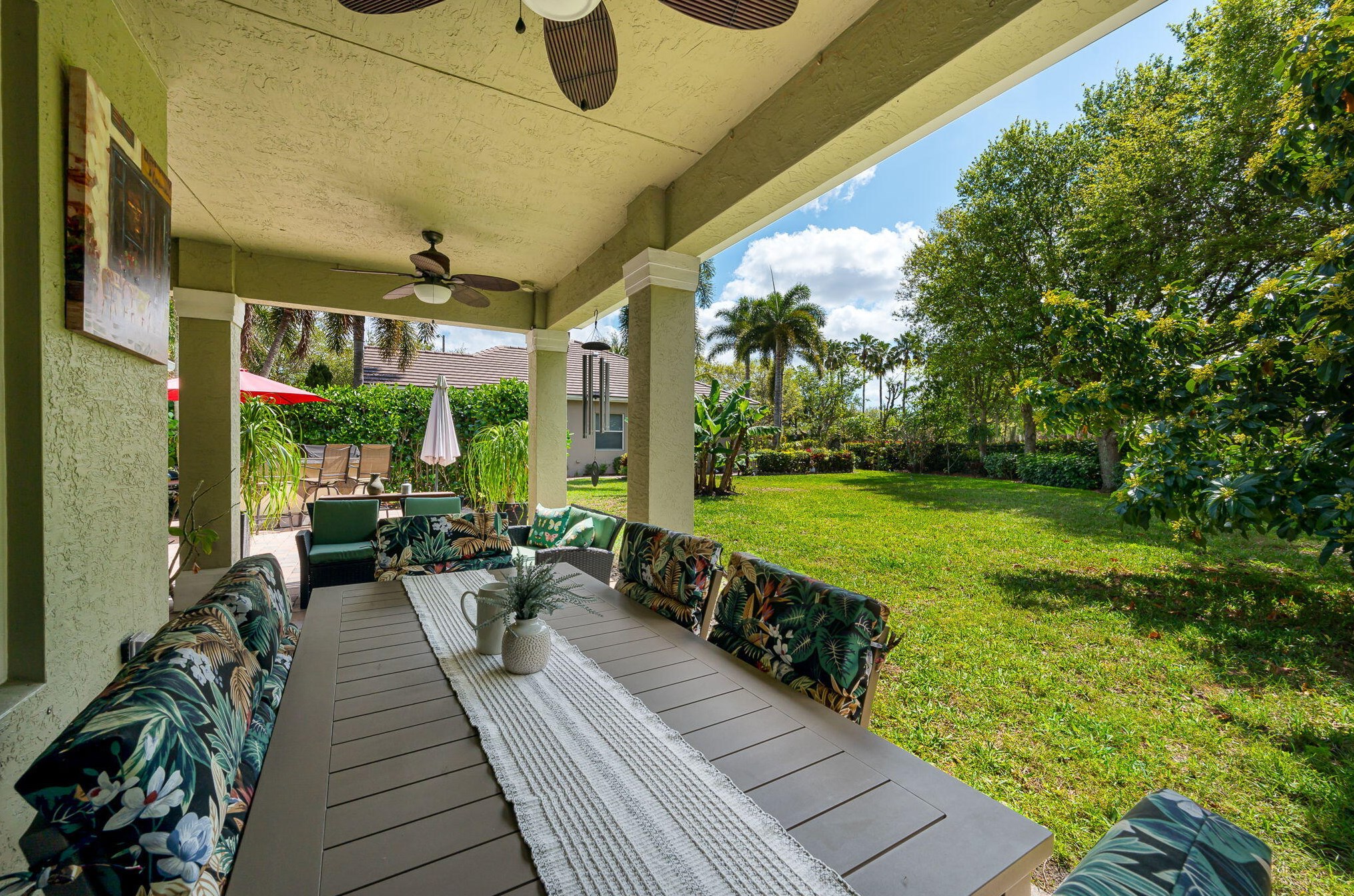 9042 Sedgewood Dr, Lake Worth FL  33467-6990 exterior