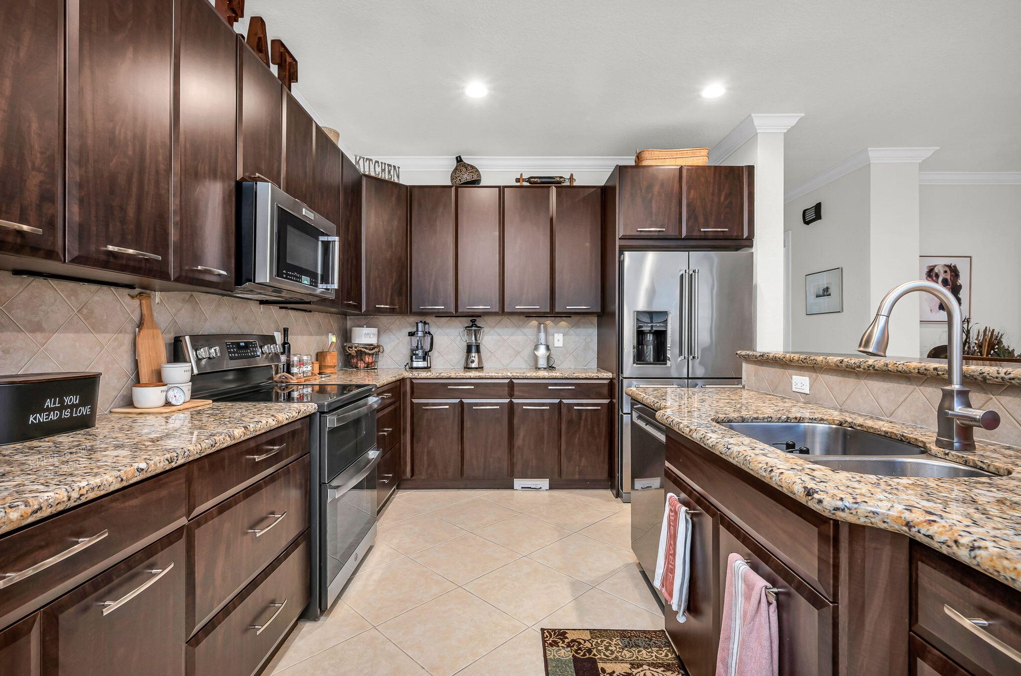 9042 Sedgewood Dr, Lake Worth FL  33467-6990 exterior