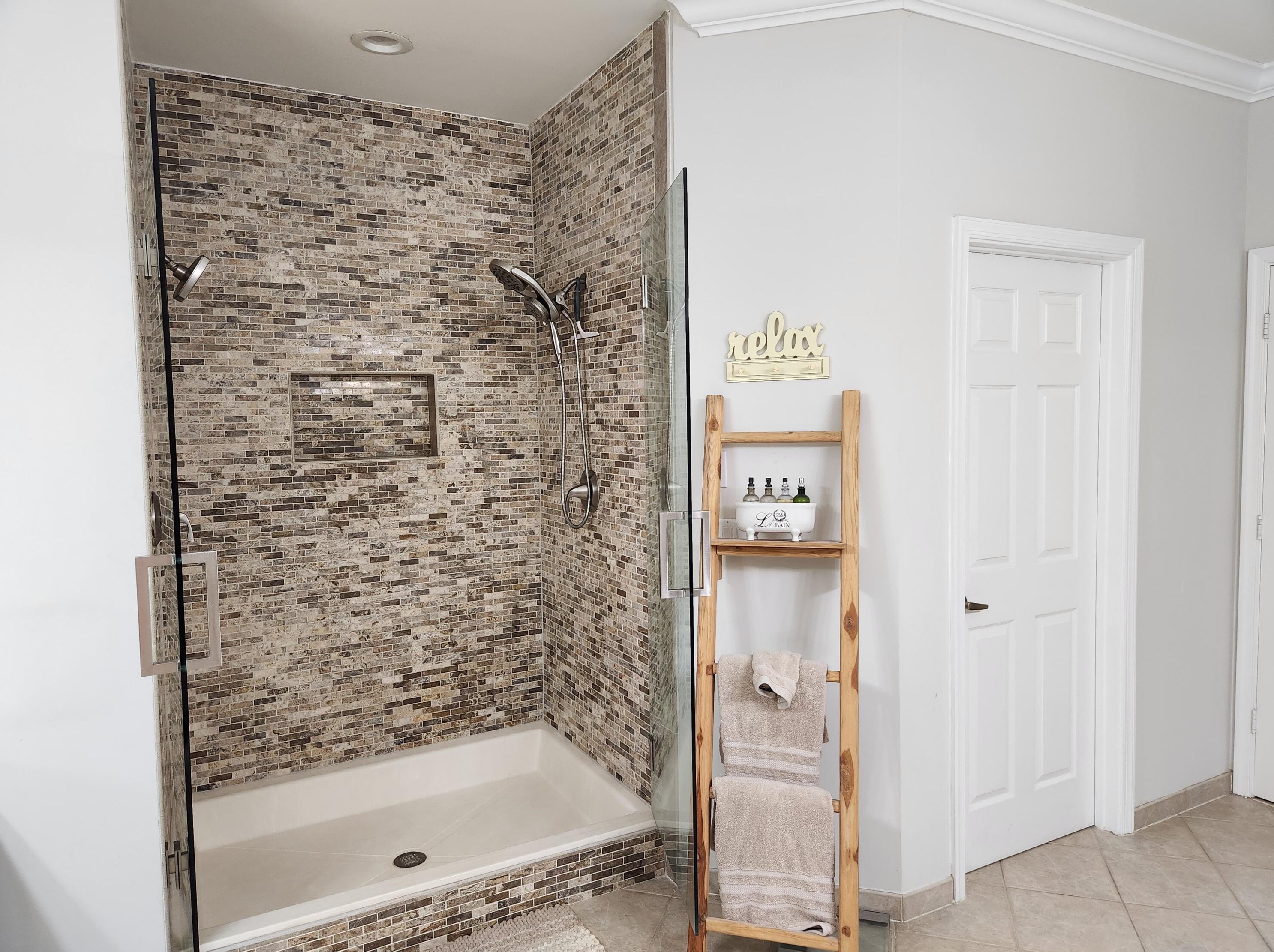 9042 Sedgewood Dr, Lake Worth FL  33467-6990 exterior