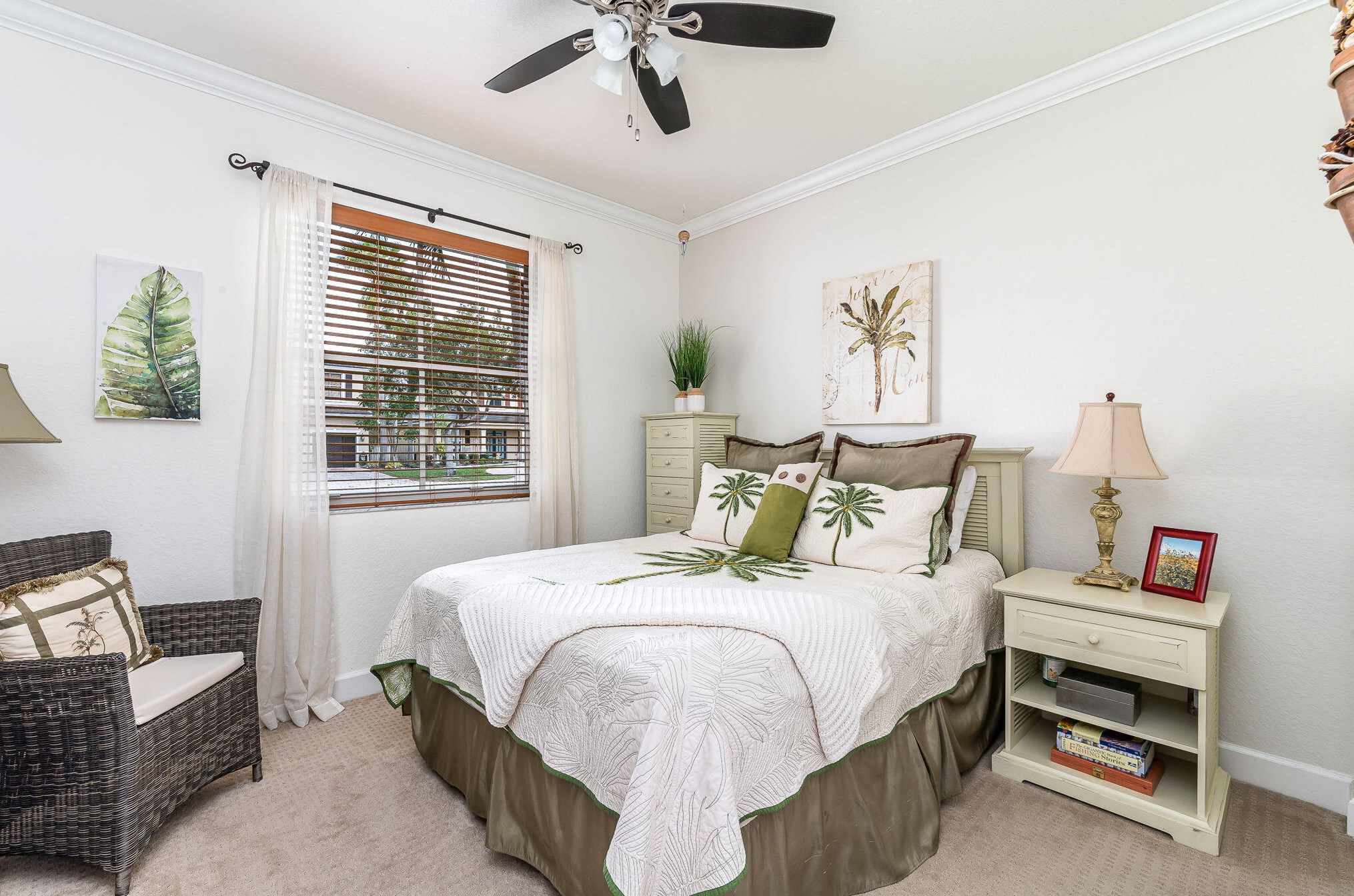 9042 Sedgewood Dr, Lake Worth FL  33467-6990 exterior