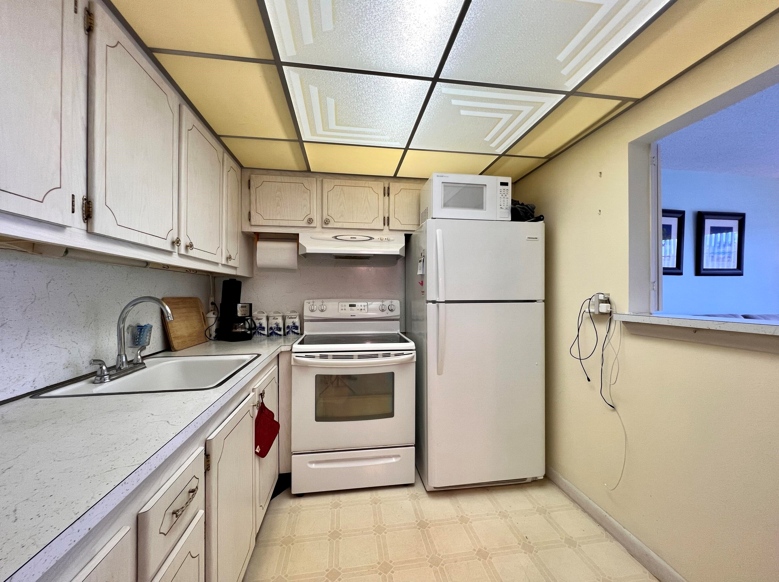 225 Southampton B, West Palm Beach, FL 33417