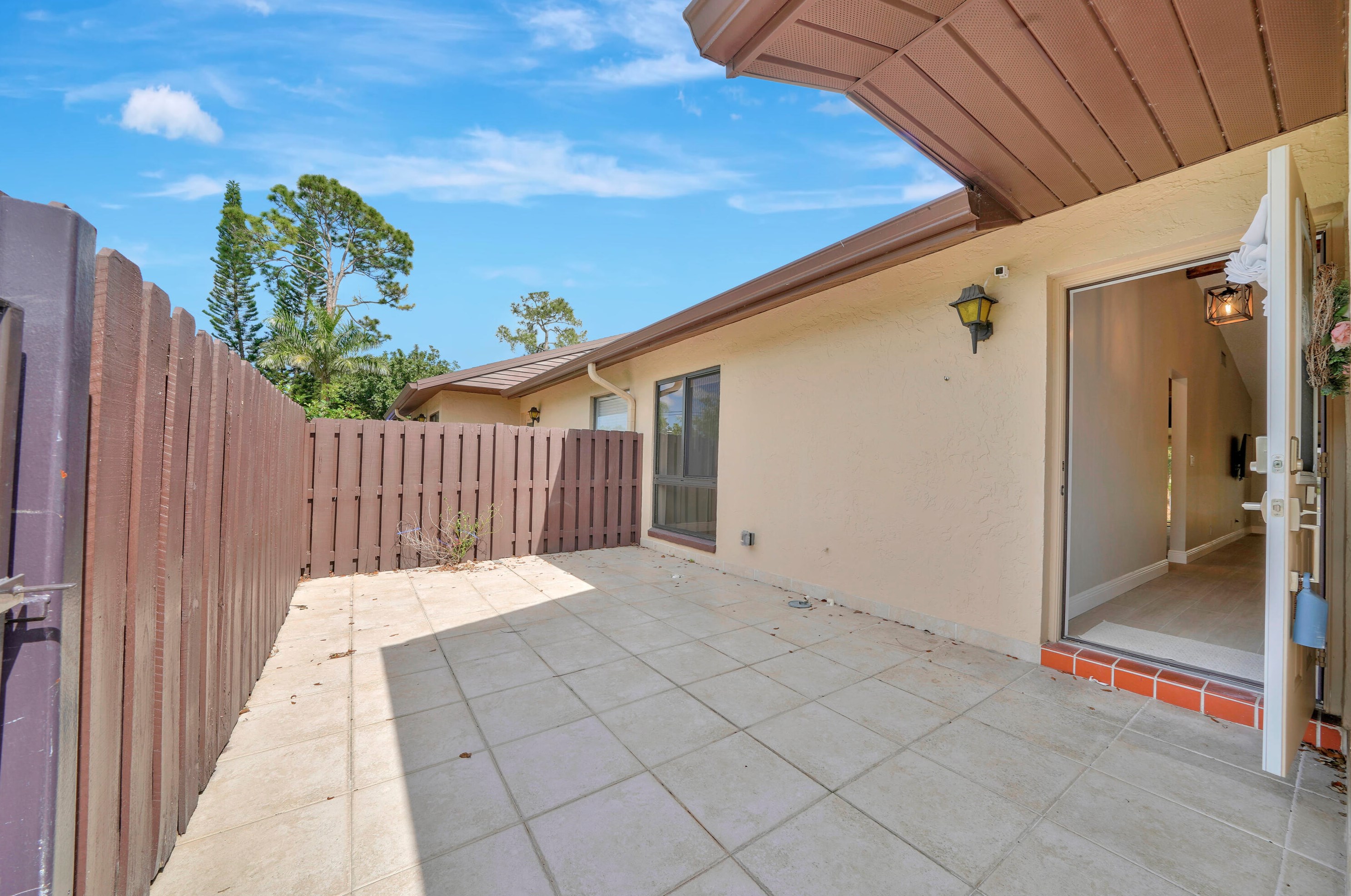 447 Pine Glen Ln #d, Lake Worth, FL 33463