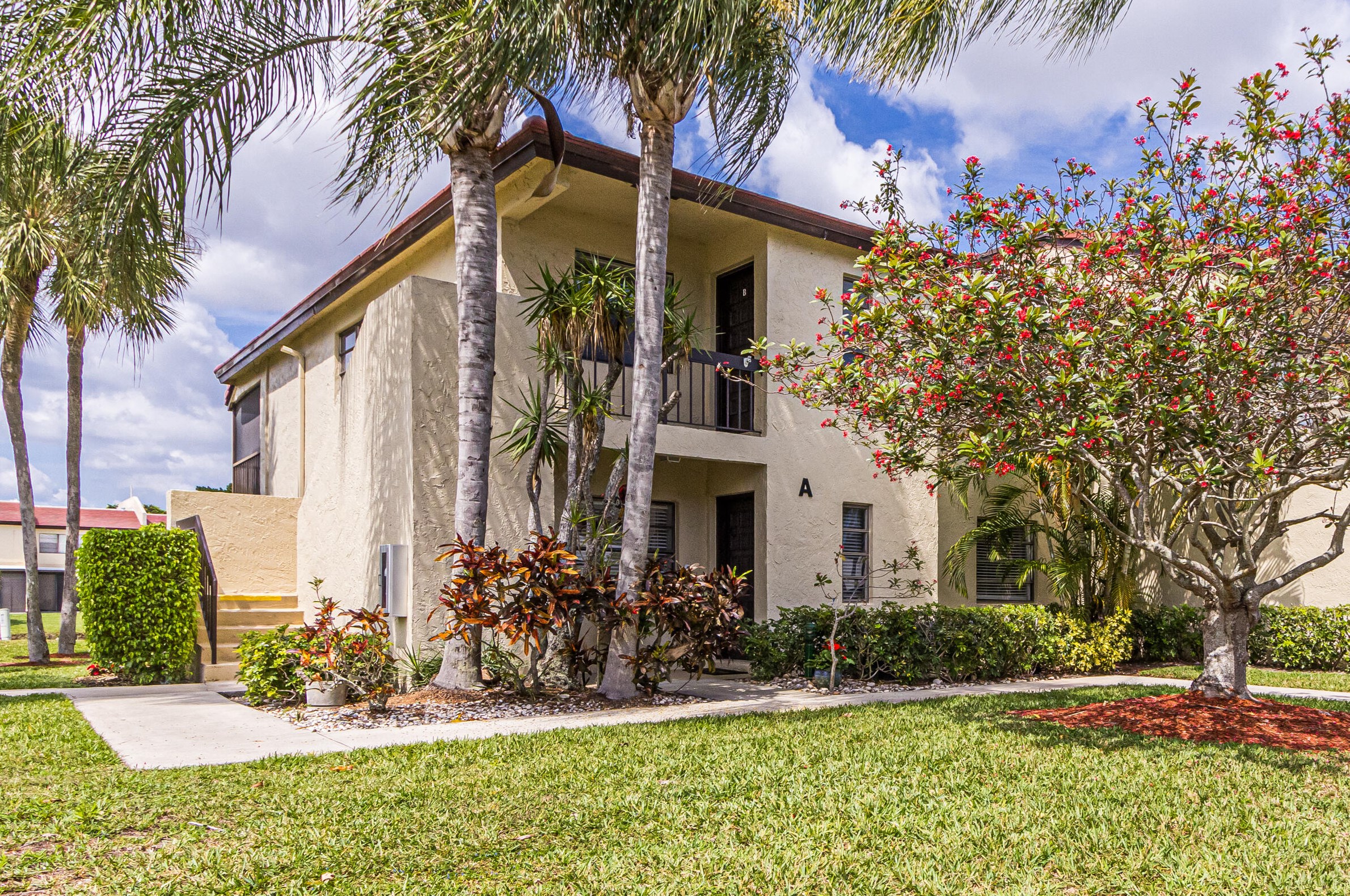 8520 Casa Del Lago, Boca Raton, FL 33433-2108