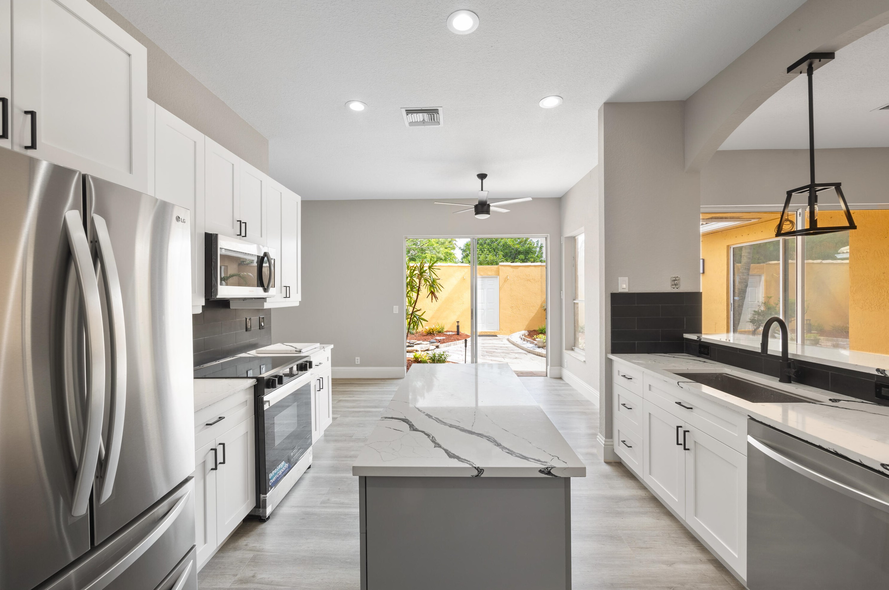 9924 Boynton Gardens Way, Boynton Beach FL 33437-5344 exterior