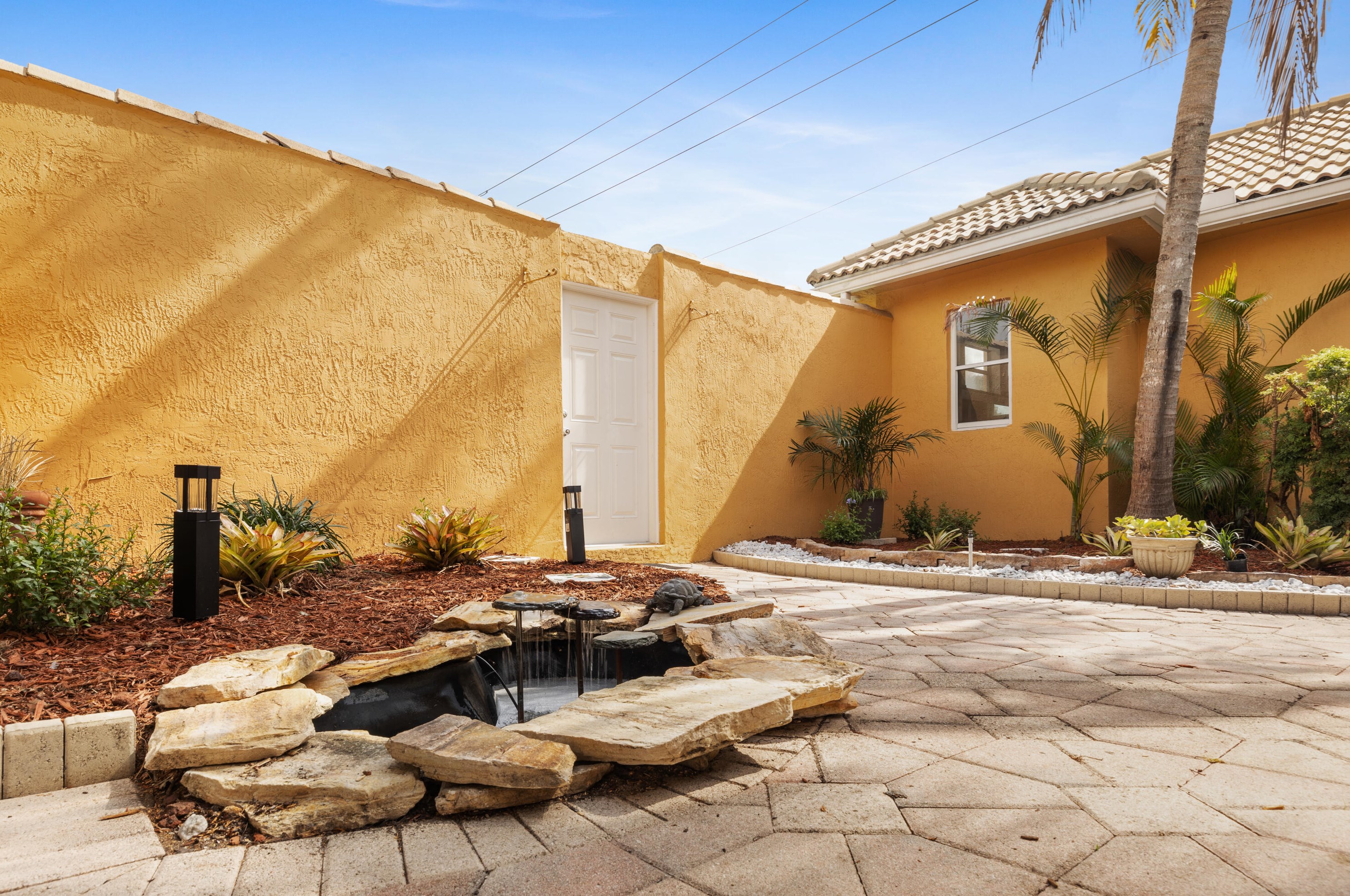 9924 Boynton Gardens Way, Boynton Beach FL 33437-5344 exterior