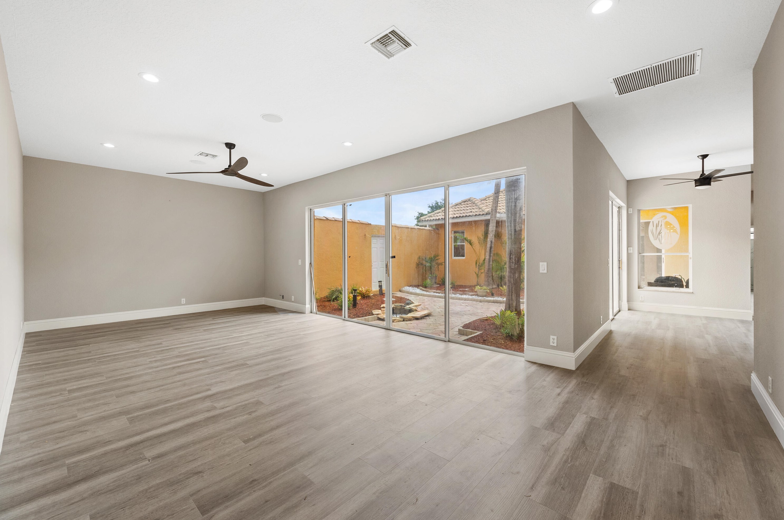 9924 Boynton Gardens Way, Boynton Beach FL 33437-5344 exterior