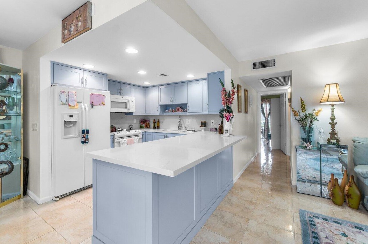 249 Wellington H, West Palm Beach, FL 33417