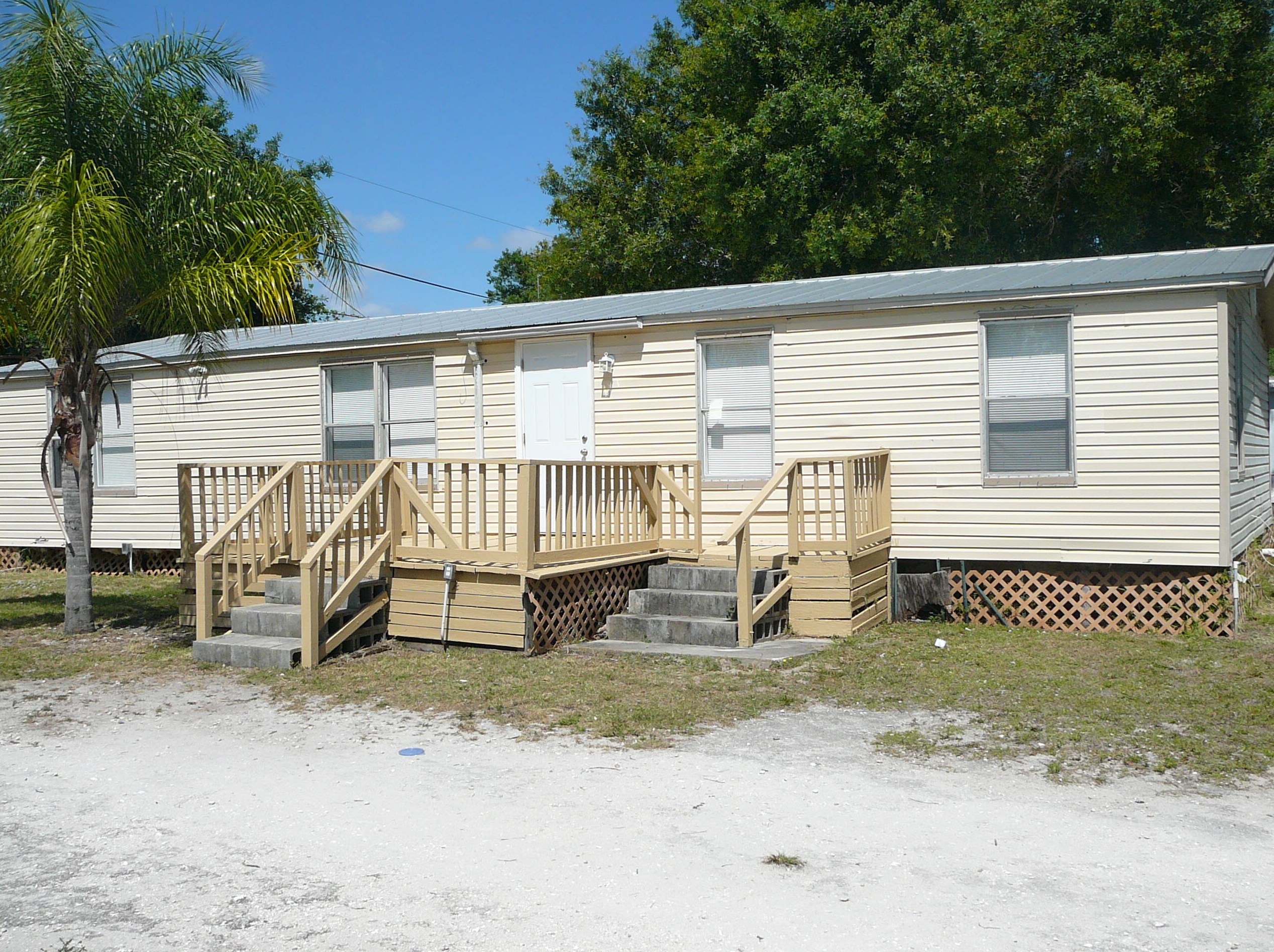 1113 Joy Ln, Fort Pierce FL  34945-2403 exterior