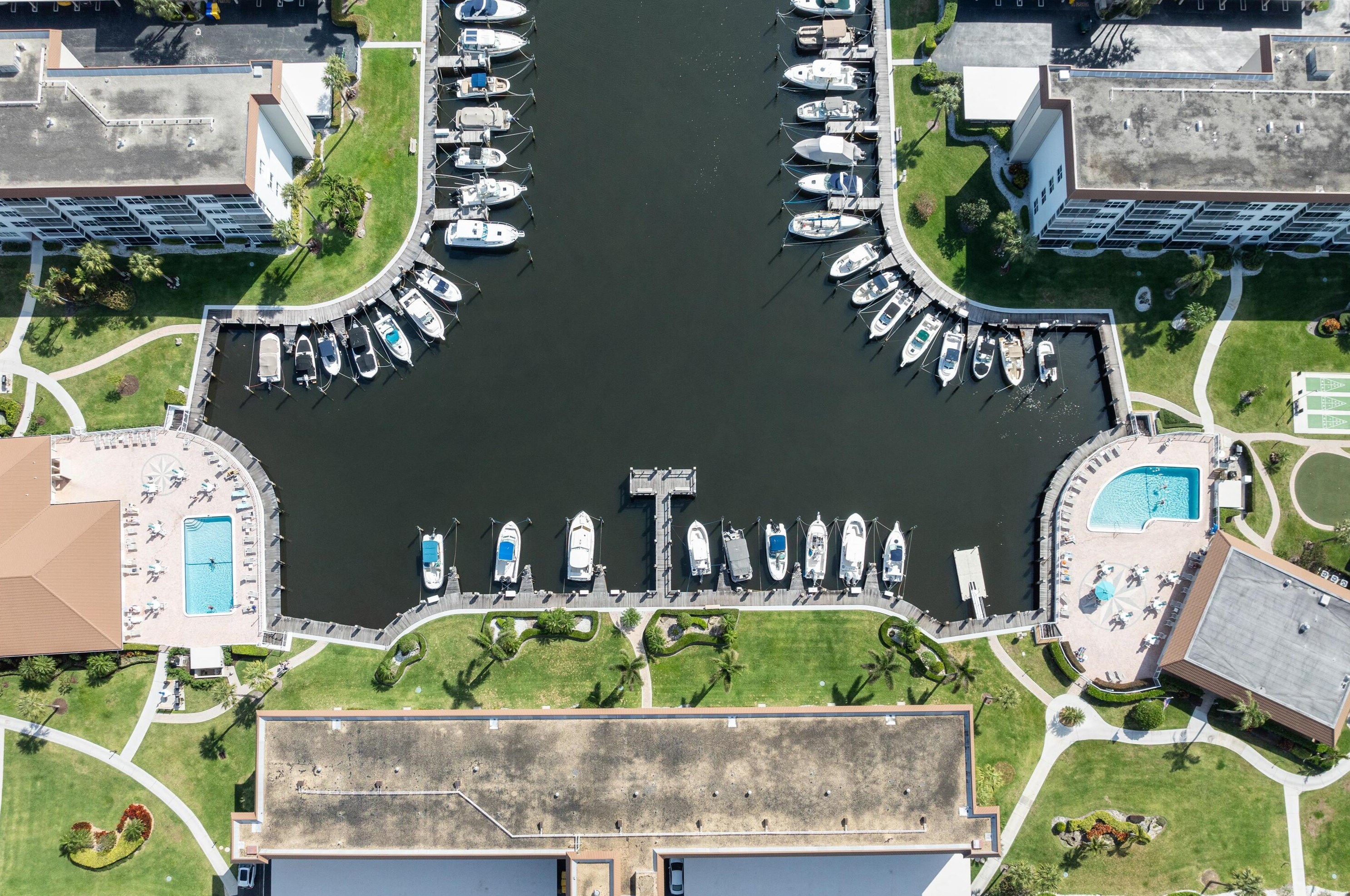 921 Gardenia Dr, Delray Beach FL  33483-4844 exterior