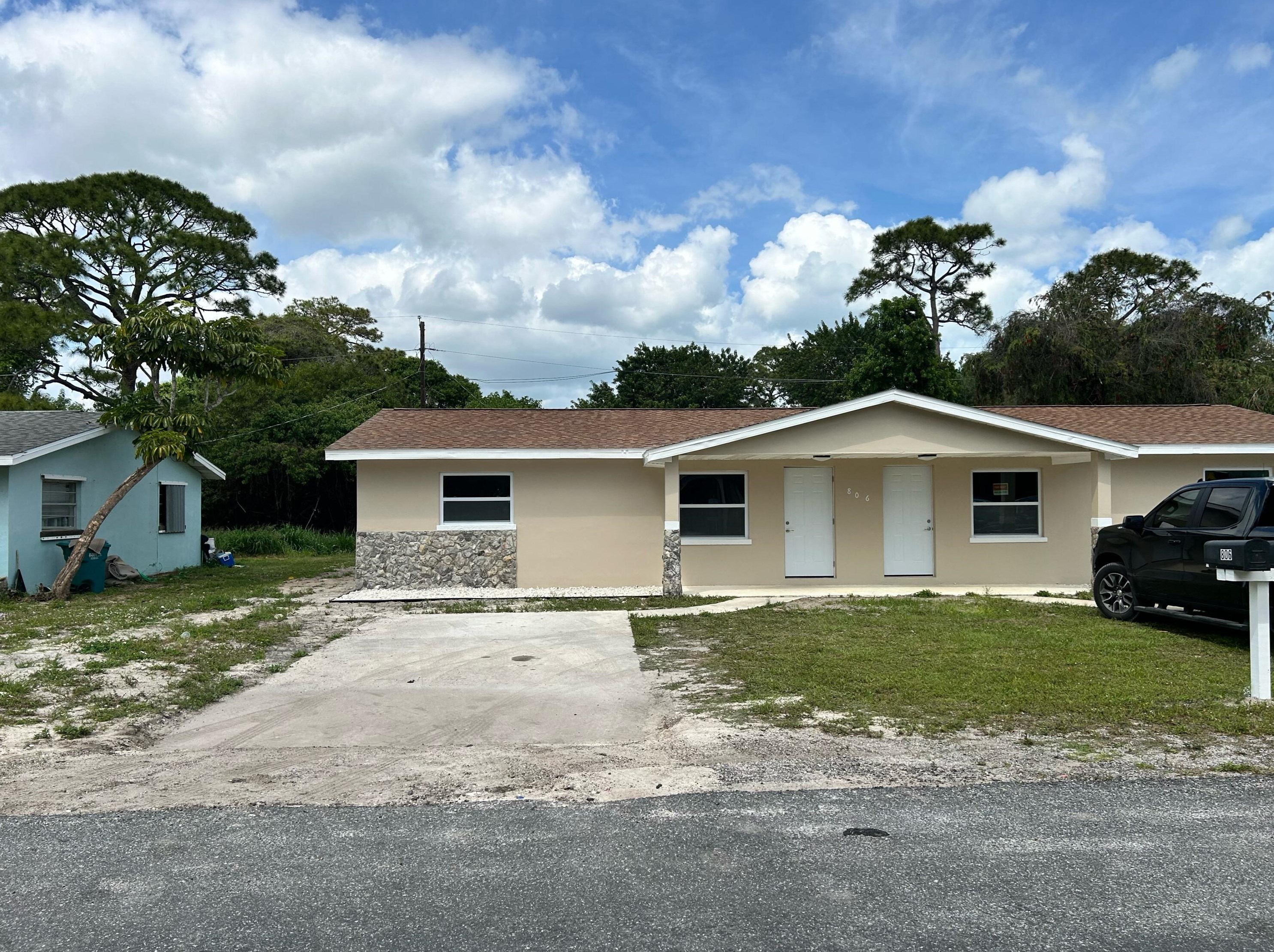 806 N Lake Dr #b, Fort Pierce, FL 34982