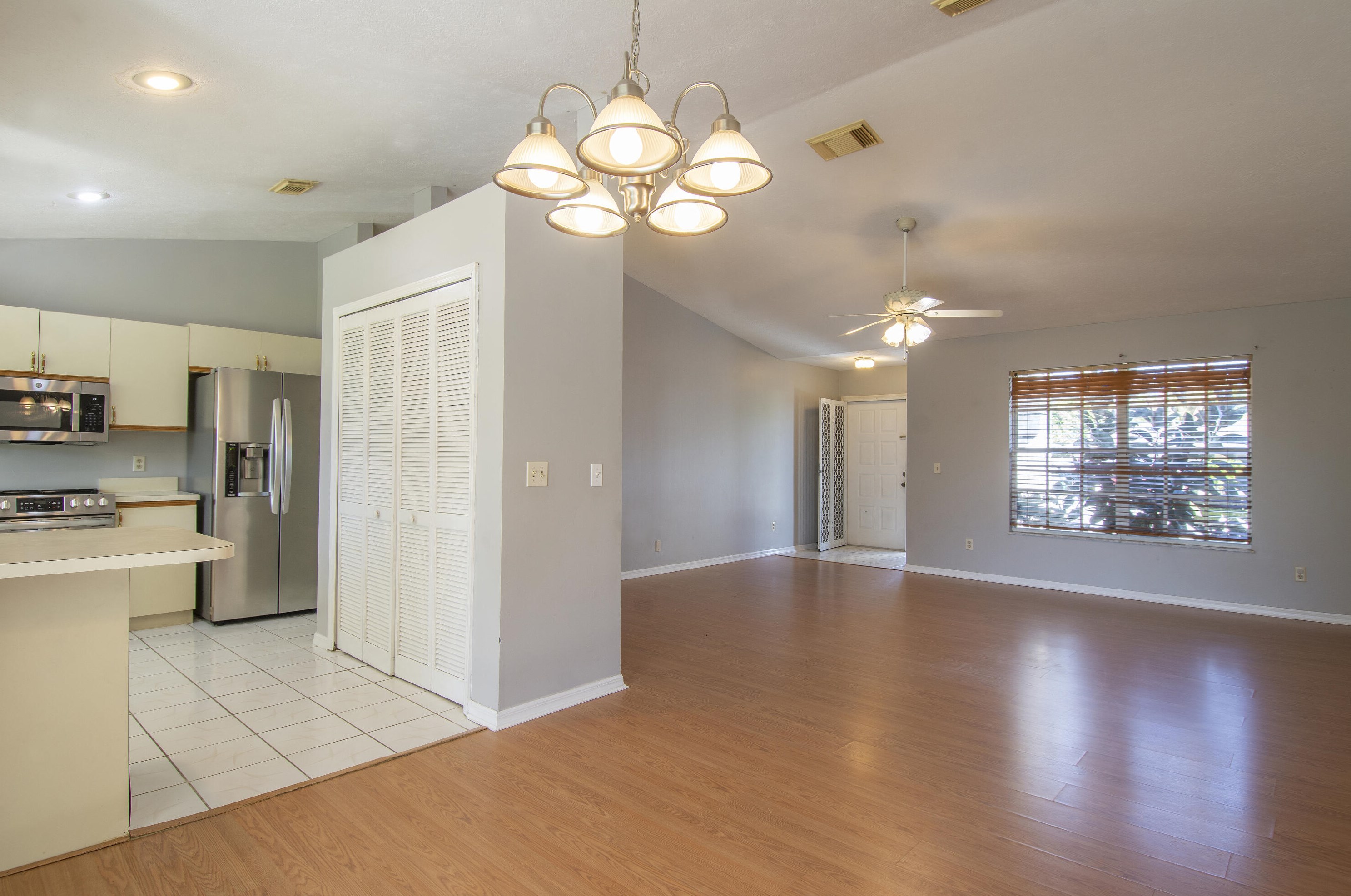 366 Strait Ave, Fort Pierce FL  34983-4547 exterior