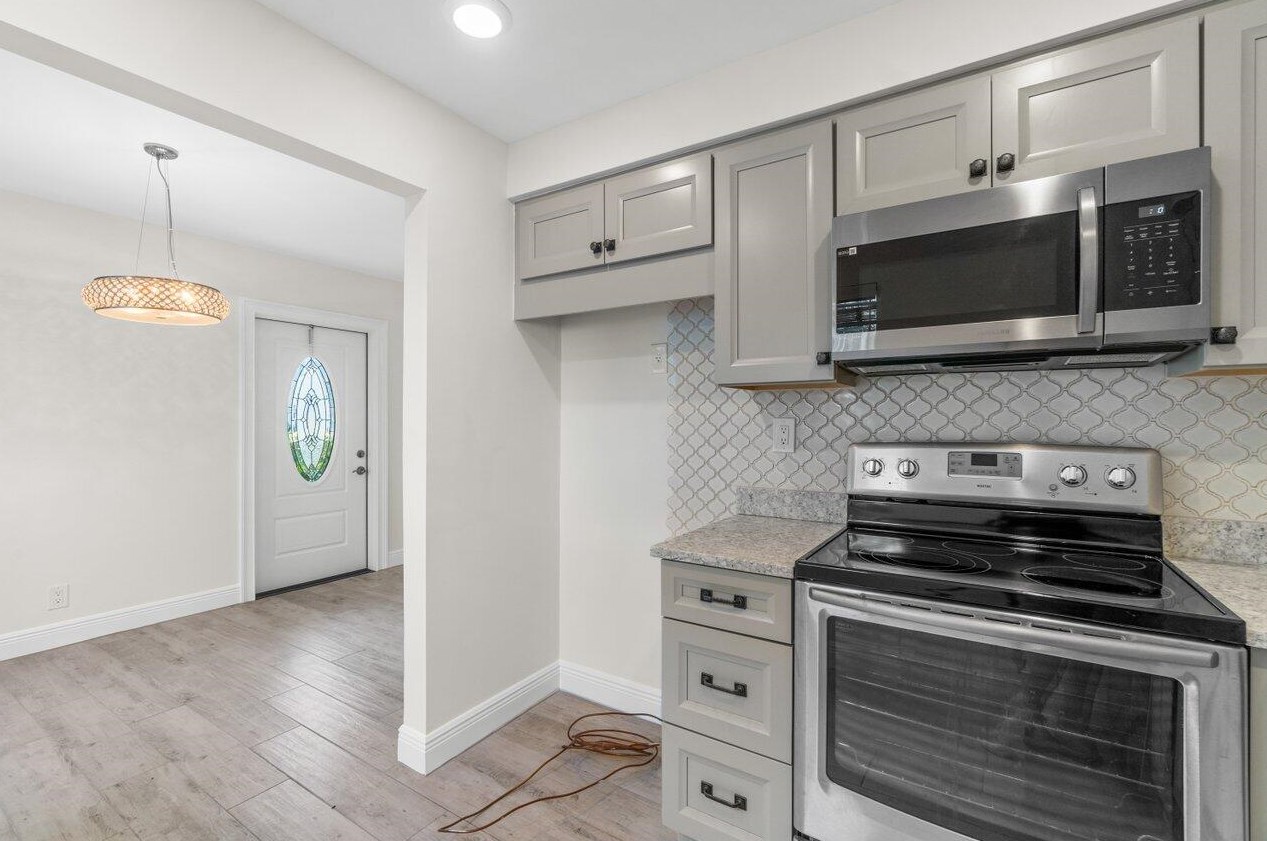 643 Normandy, Delray Beach FL  33484-4868 exterior