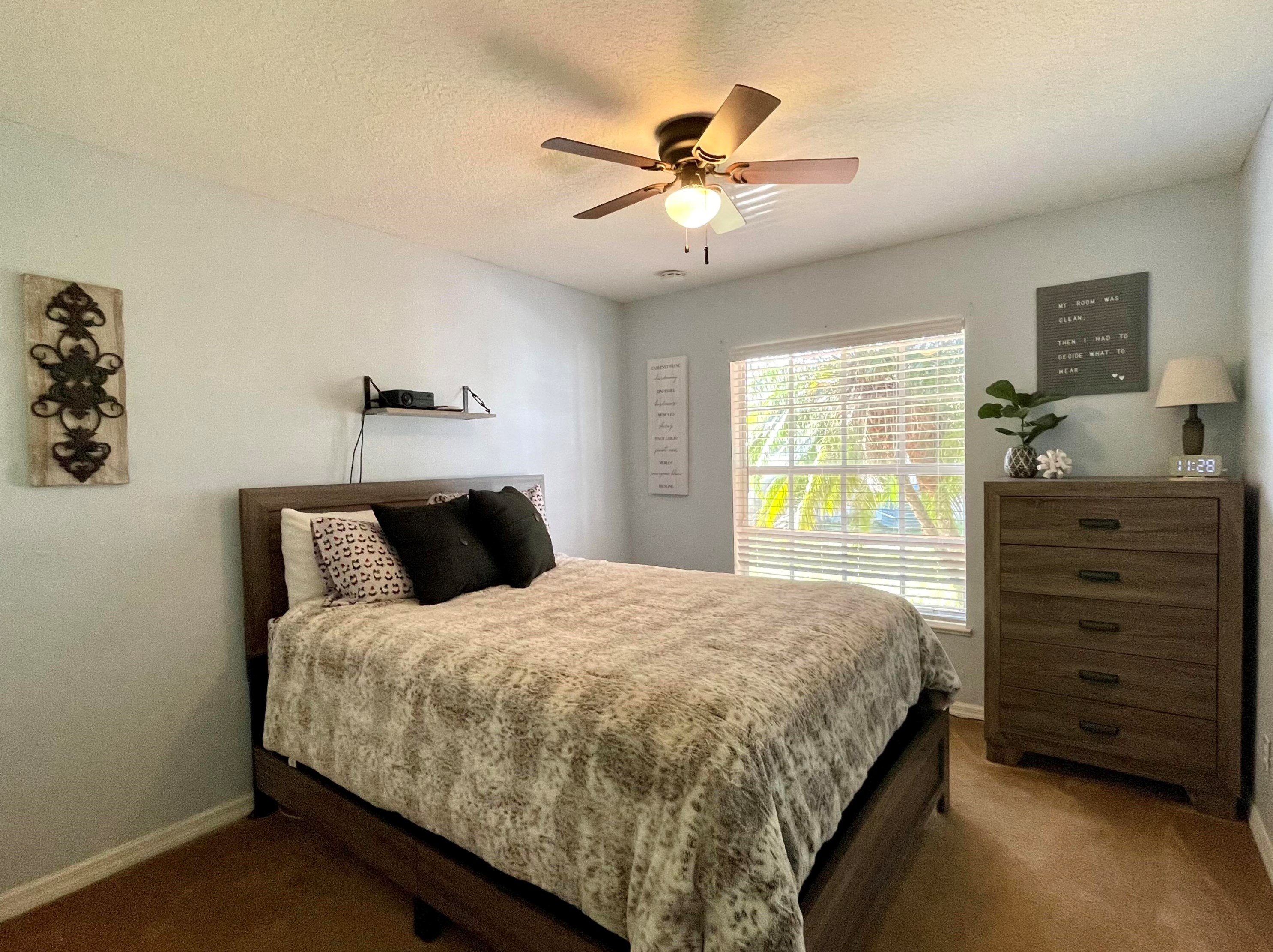 6404 Las Palmas Way, Fort Pierce FL  34952-9033 exterior