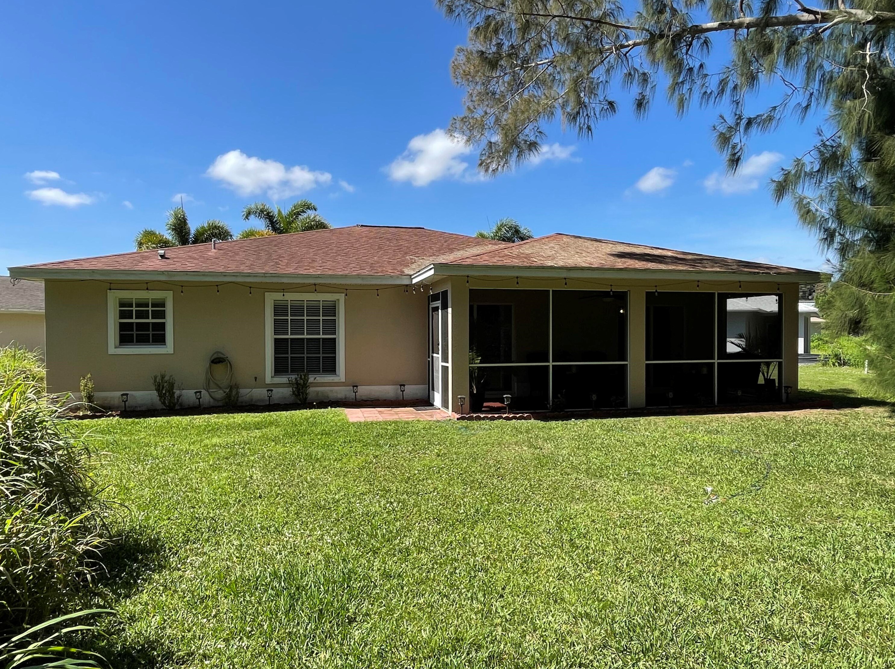 6404 Las Palmas Way, Fort Pierce FL  34952-9033 exterior