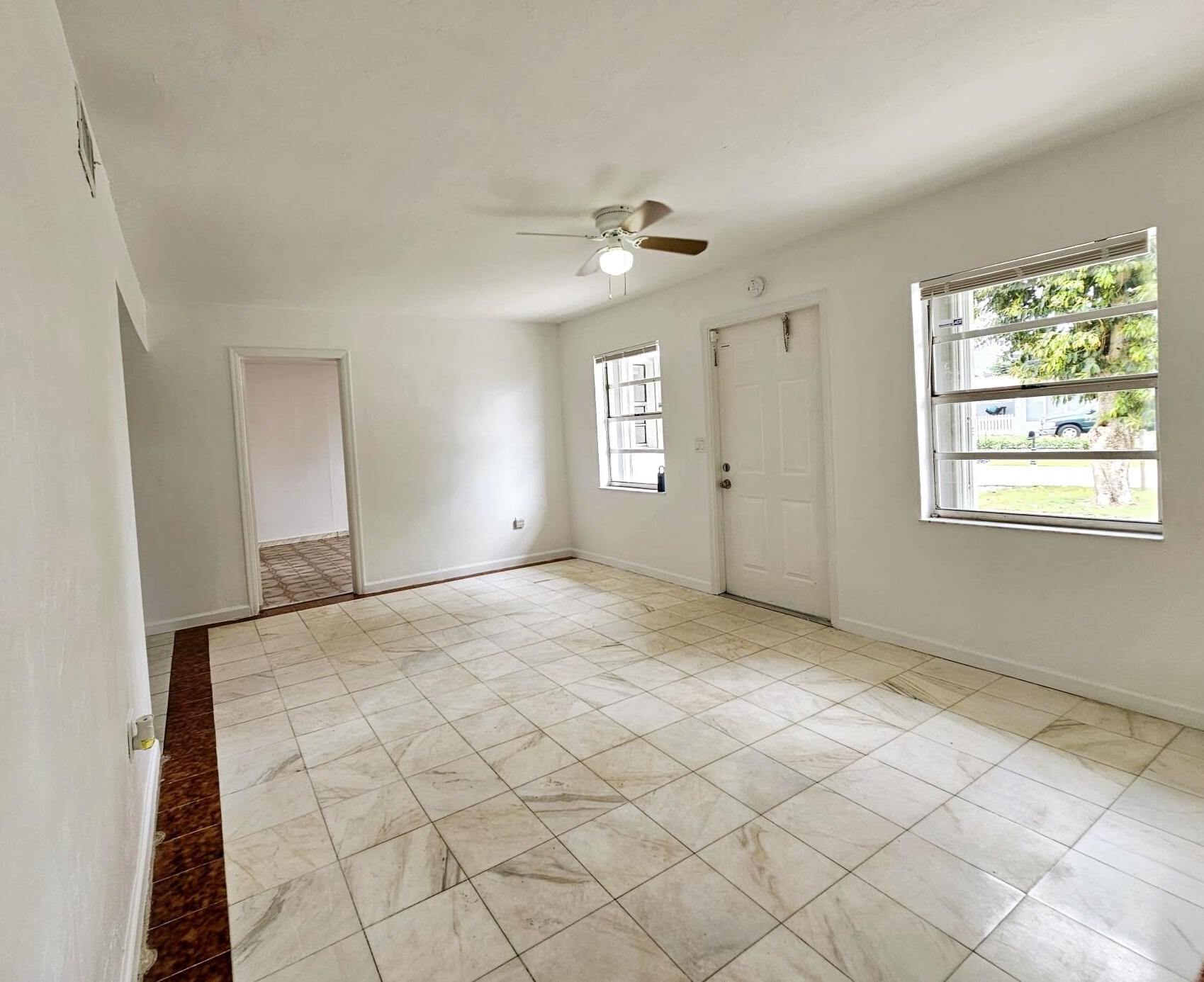 427 Pensacola Dr, Lake Worth FL  33462-2238 exterior