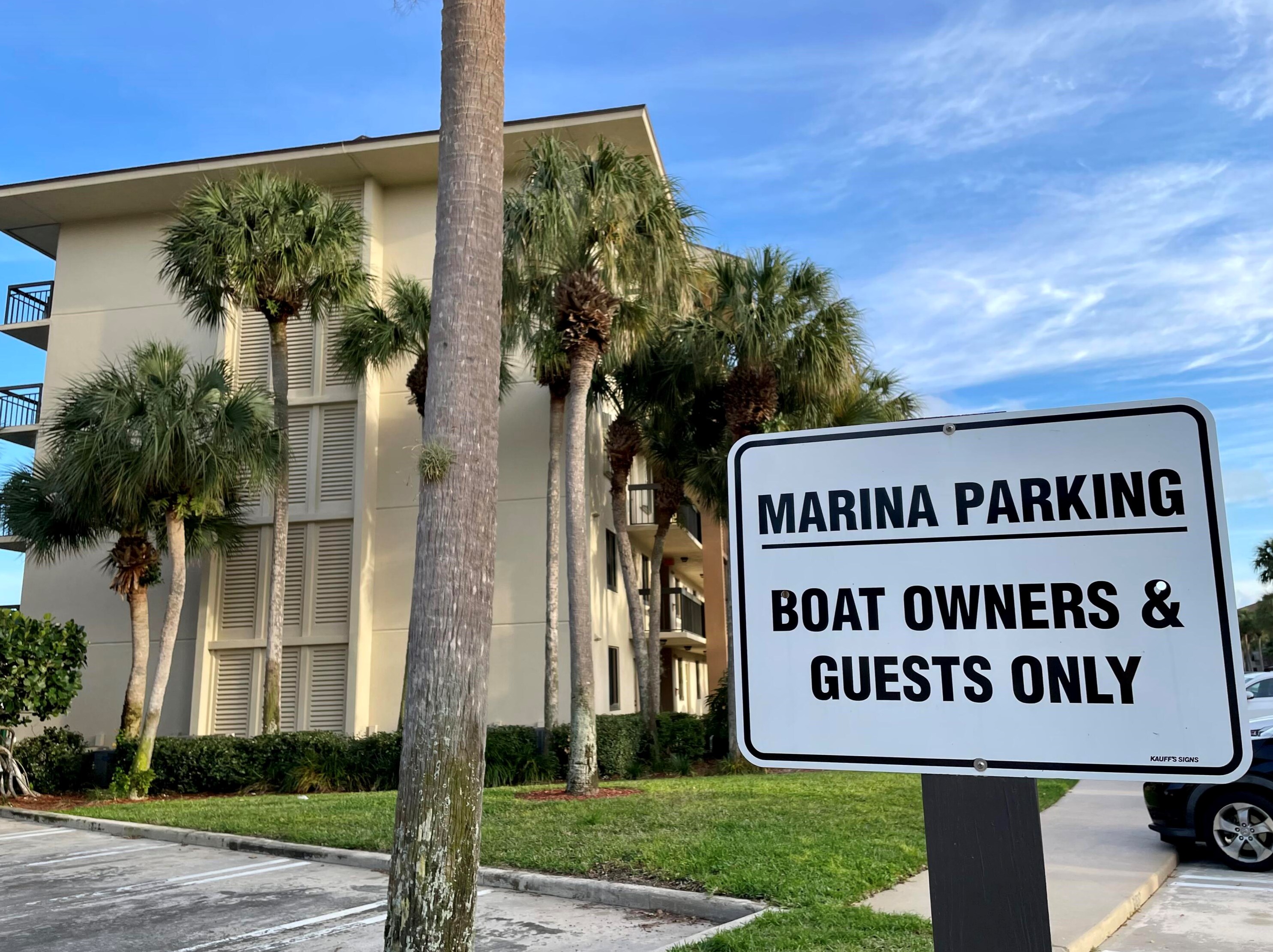 2601 Marina Isle Way, Jupiter FL  33477-9440 exterior